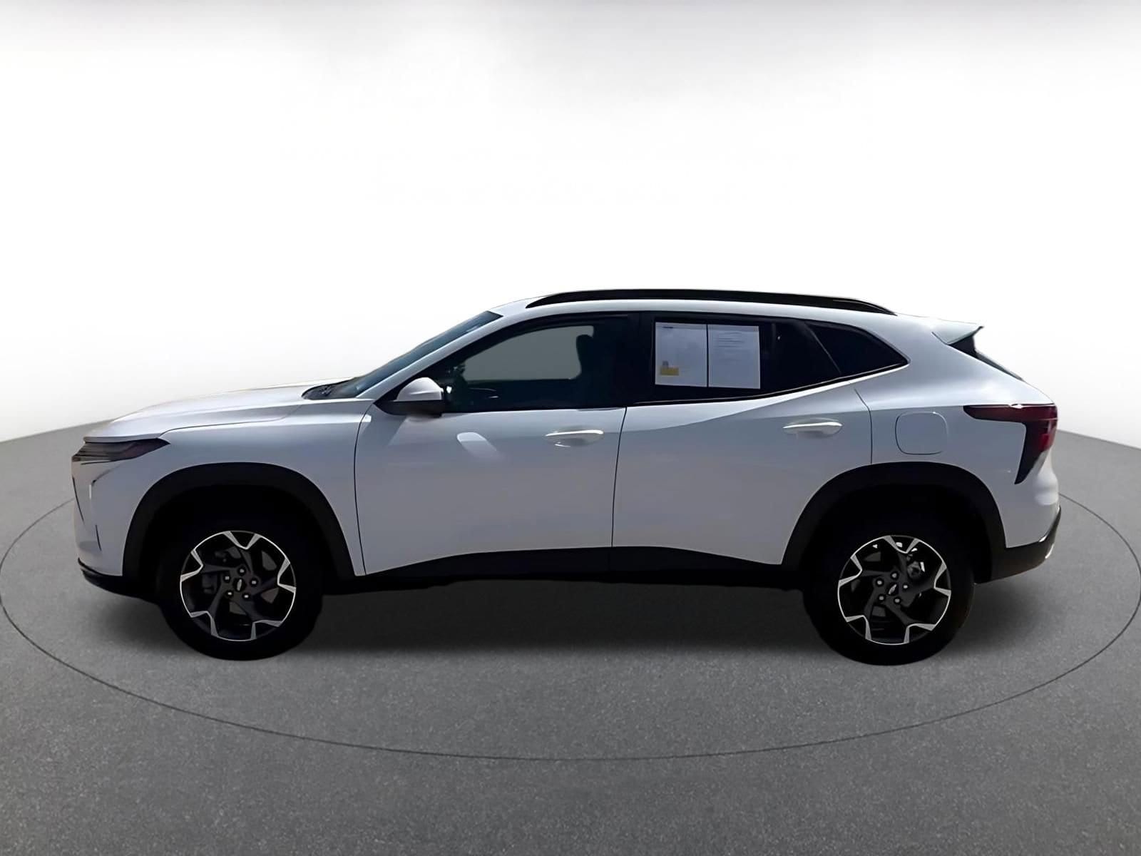 Thumbnail: 2025 Chevrolet Trax - 10