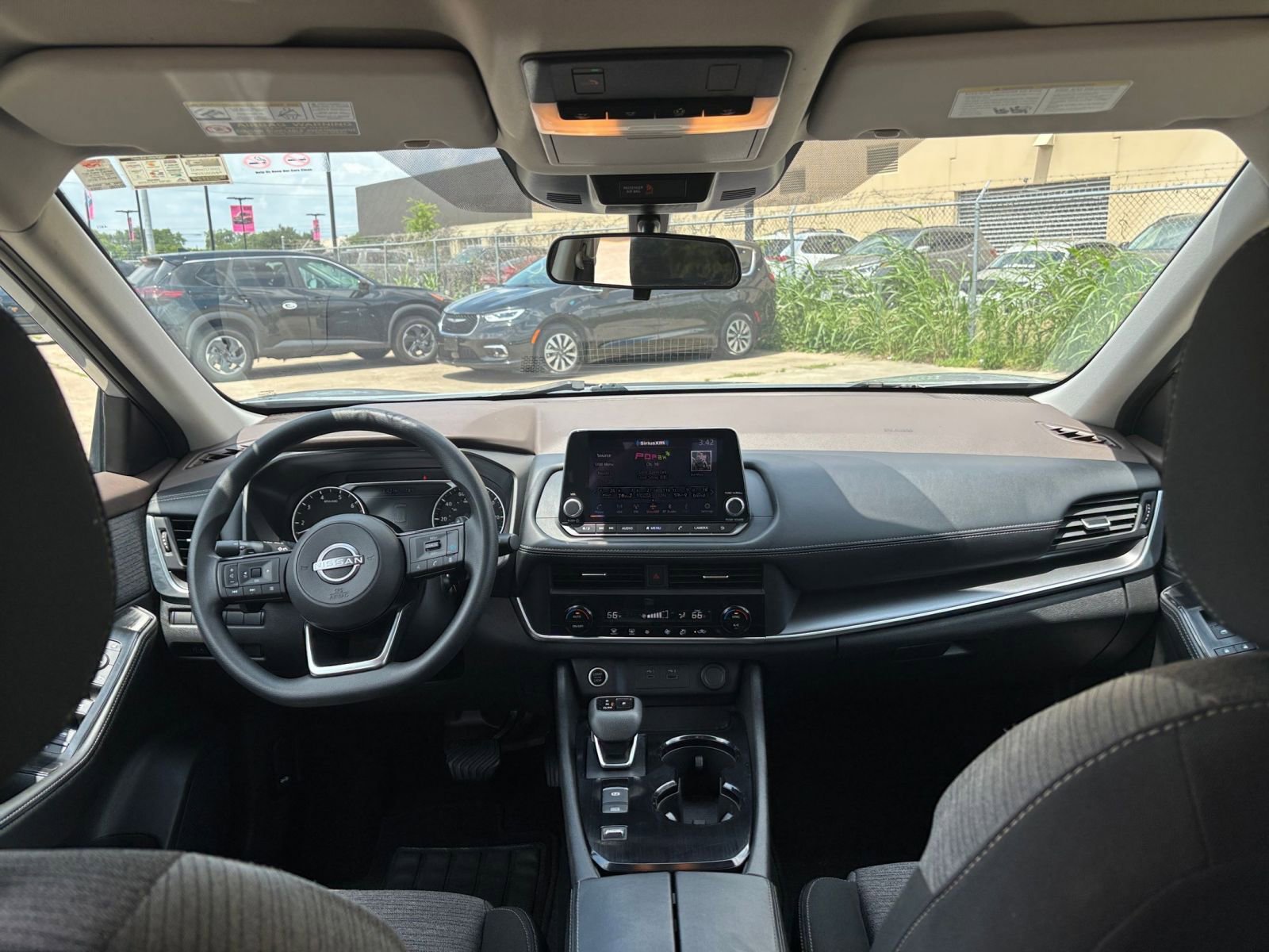 2023 Nissan Rogue SV 28
