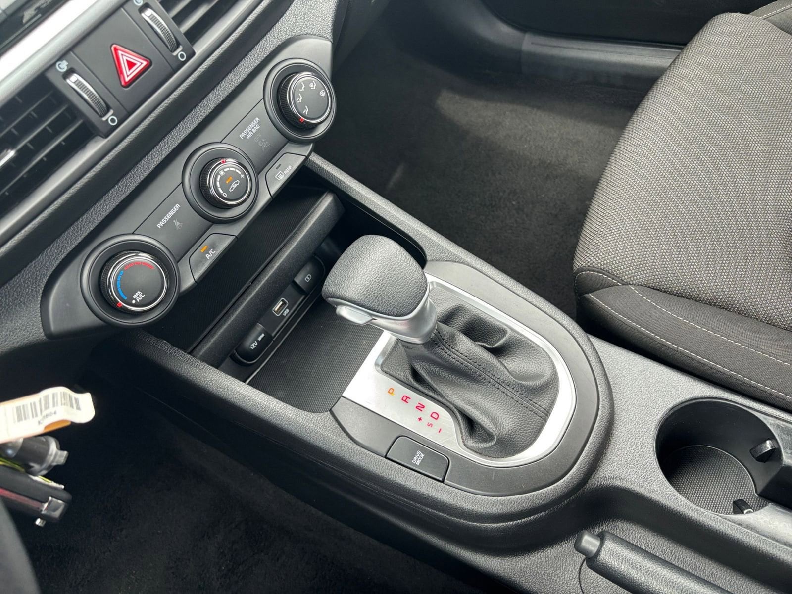 2024 Kia Forte LXS 34