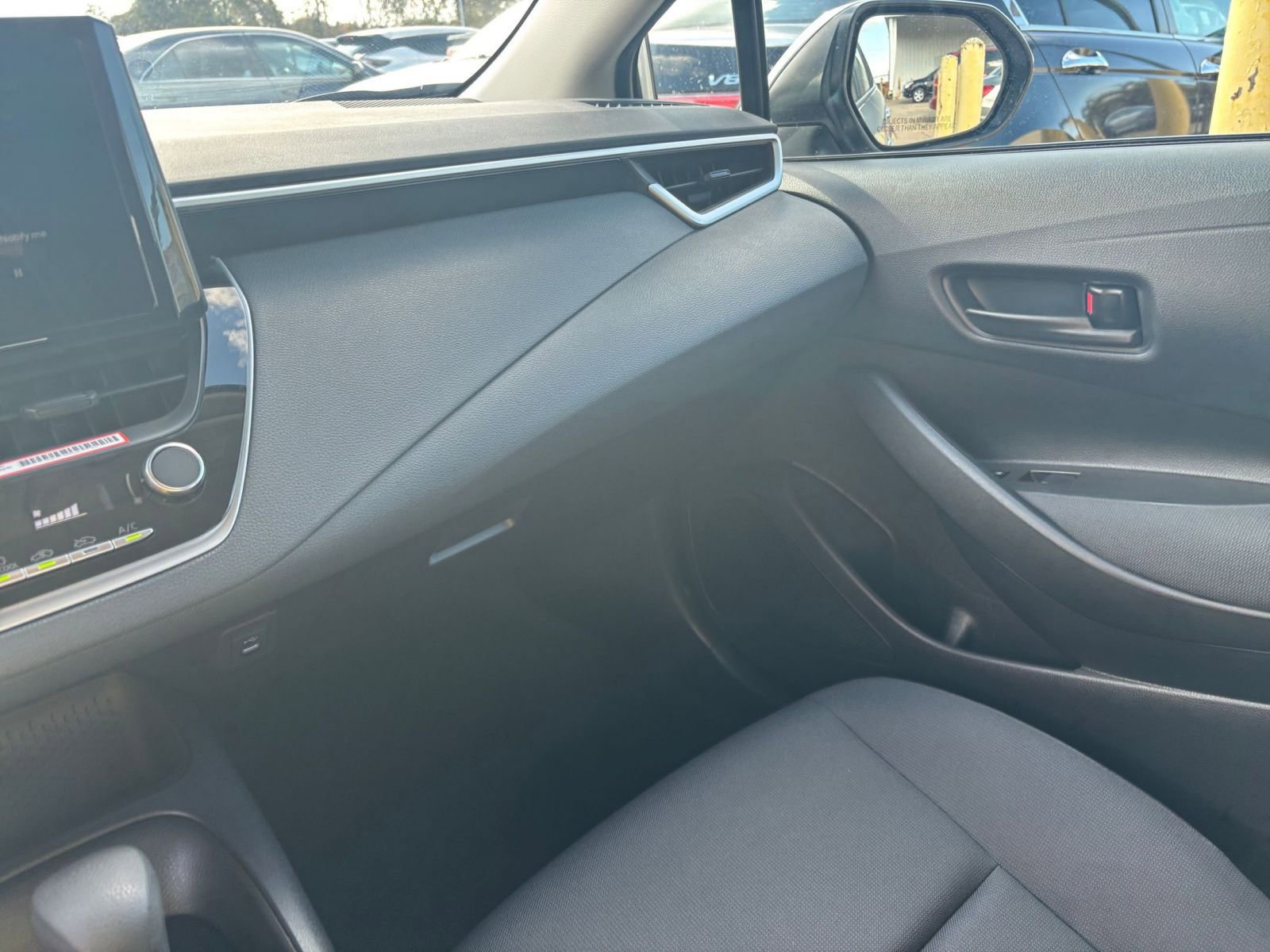 Thumbnail: 2025 Toyota Corolla - 33