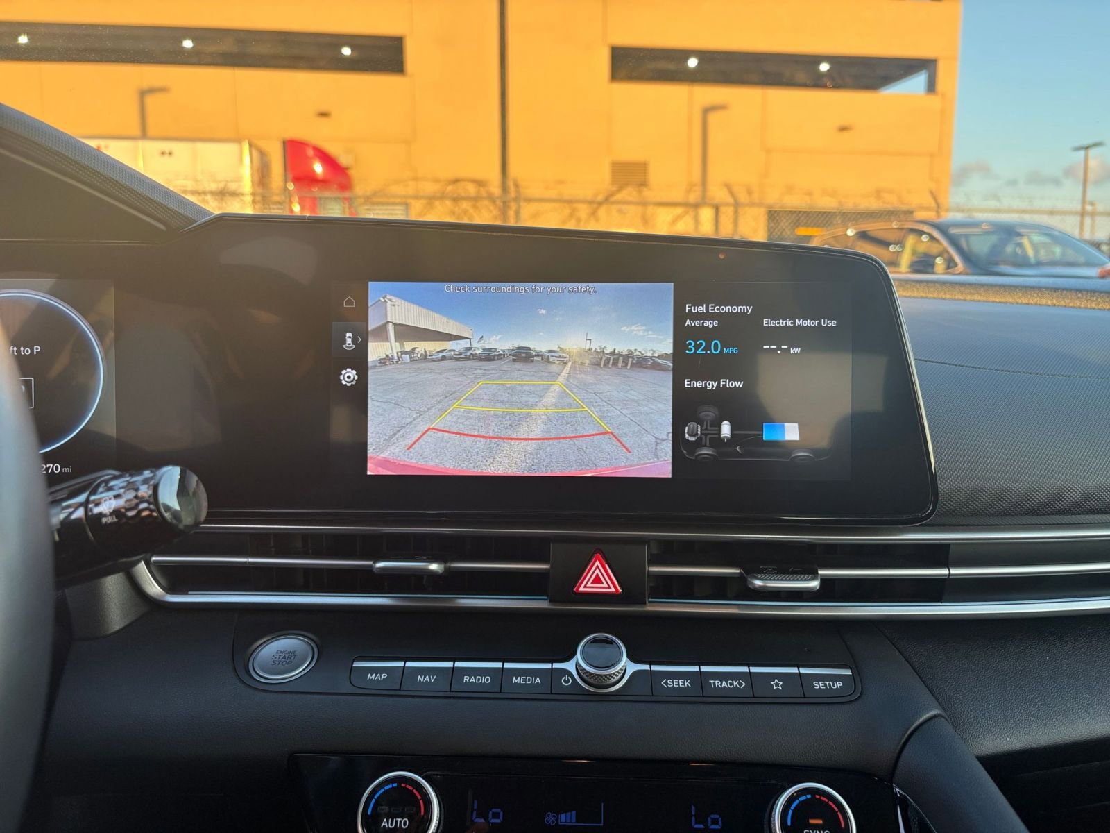 Thumbnail: 2025 Hyundai Elantra - 17