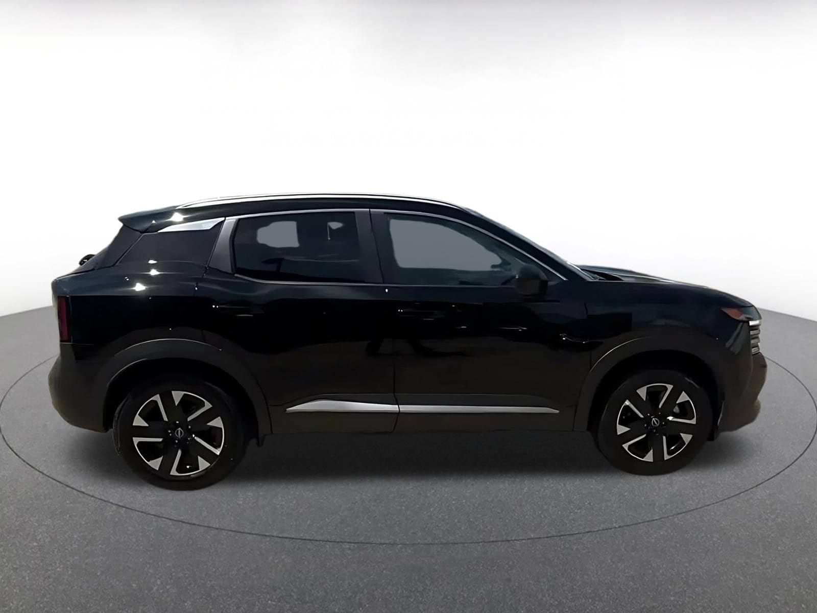 Thumbnail: 2026 Nissan Kicks - 14