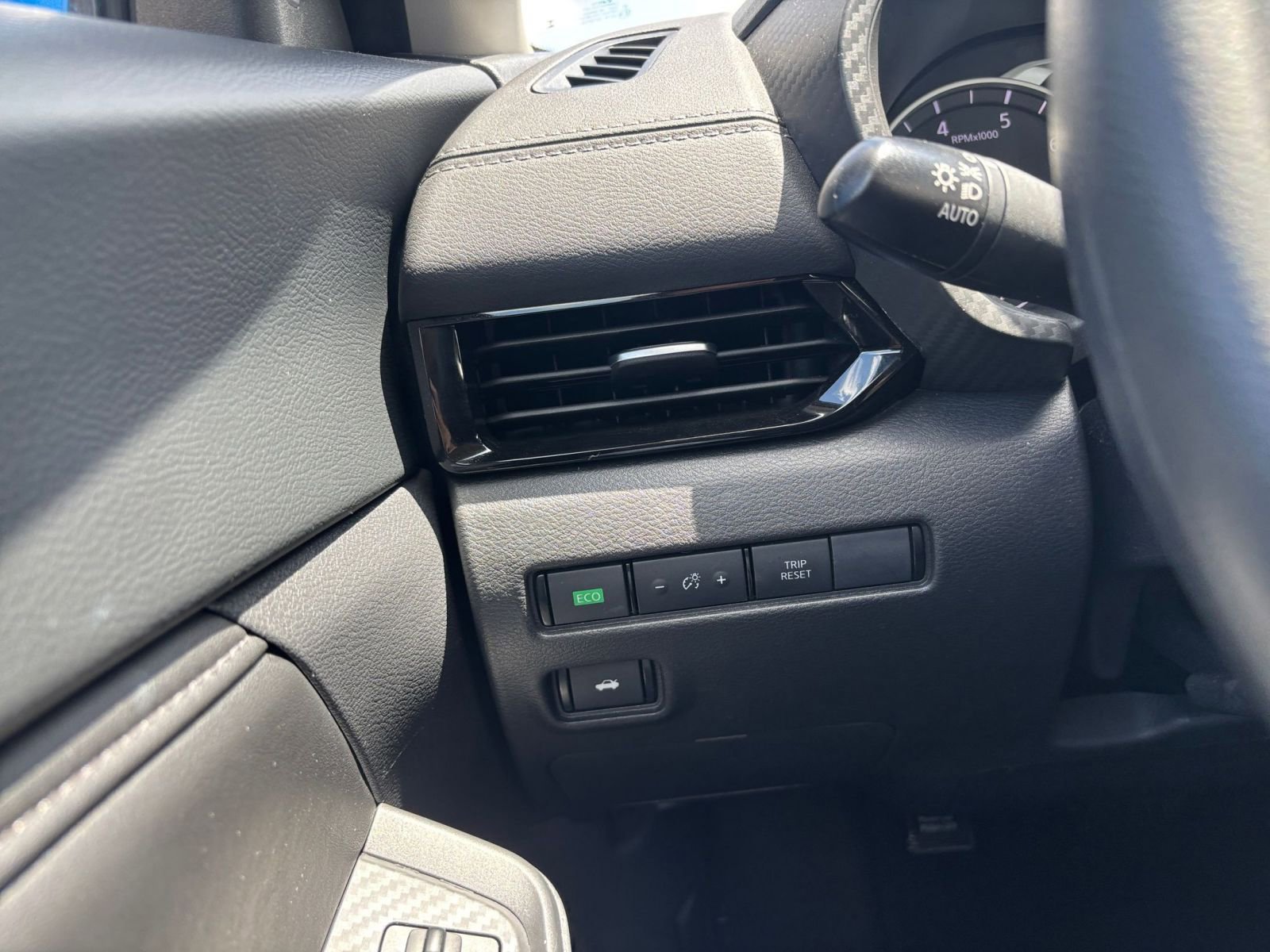 Thumbnail: 2025 Nissan Sentra - 32