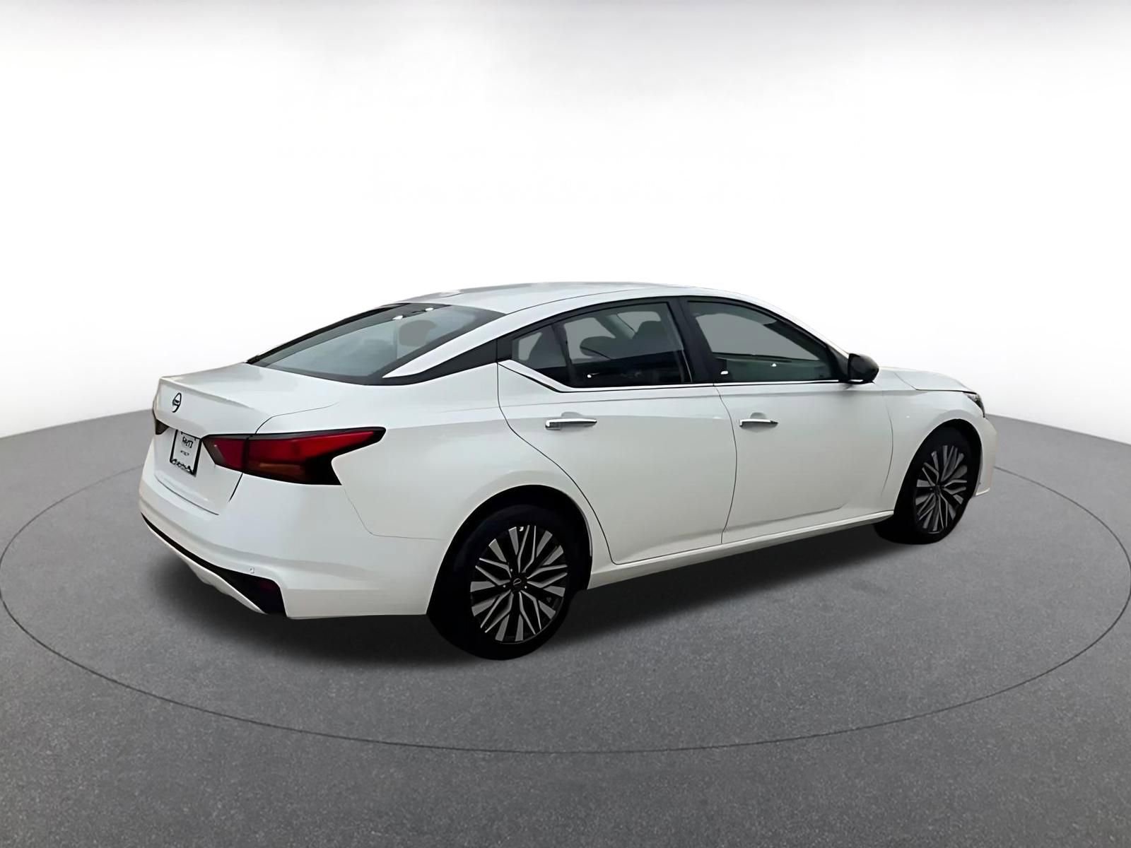 Thumbnail: 2025 Nissan Altima - 14