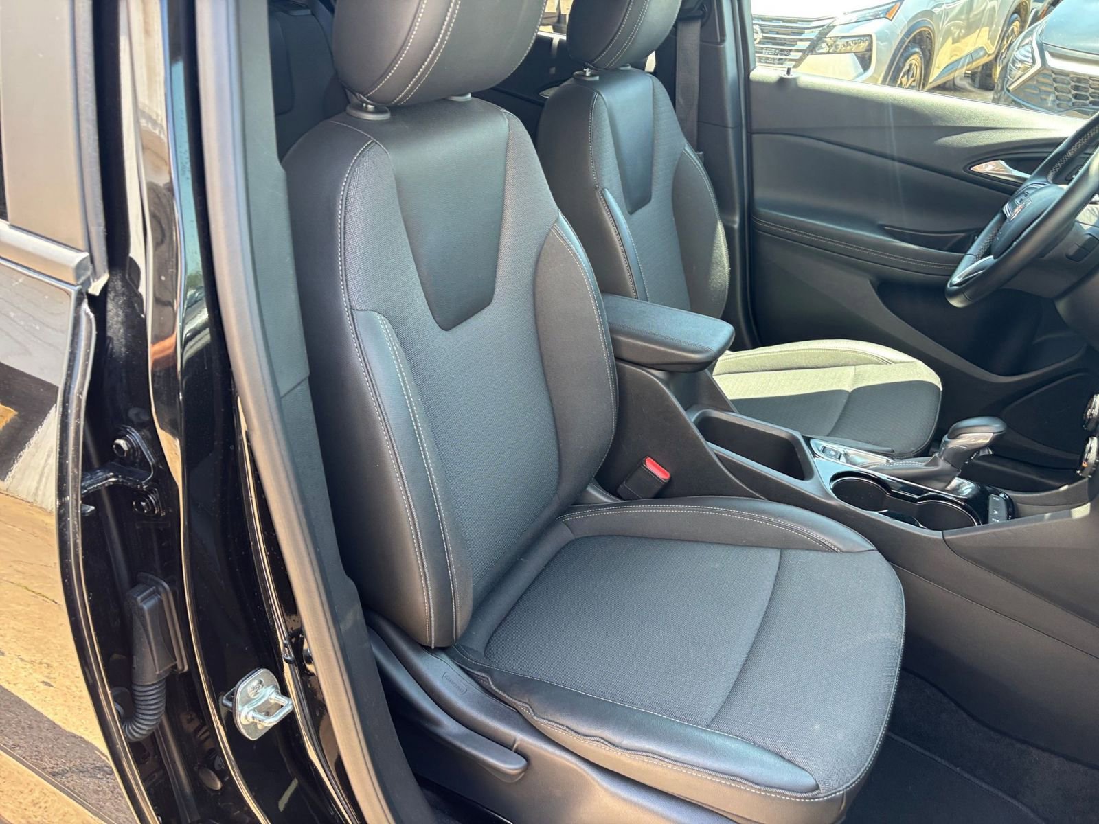 Thumbnail: 2025 Buick Encore GX - 35