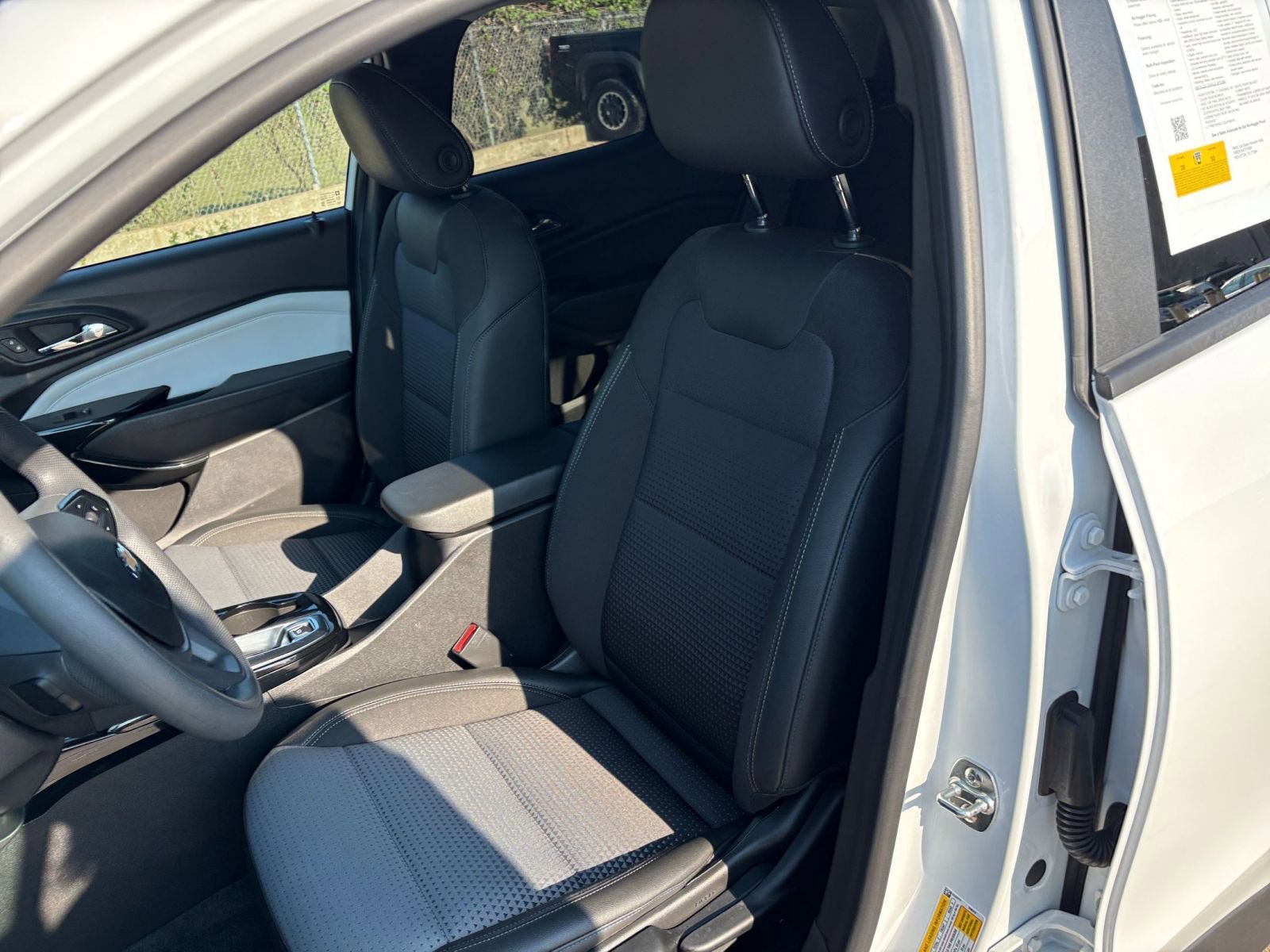 Thumbnail: 2025 Chevrolet Trax - 34