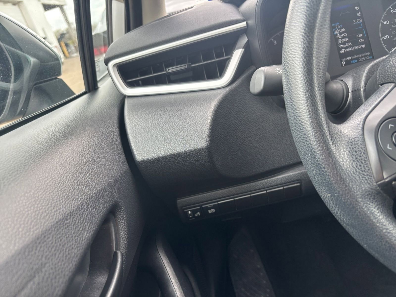 Thumbnail: 2025 Toyota Corolla - 32