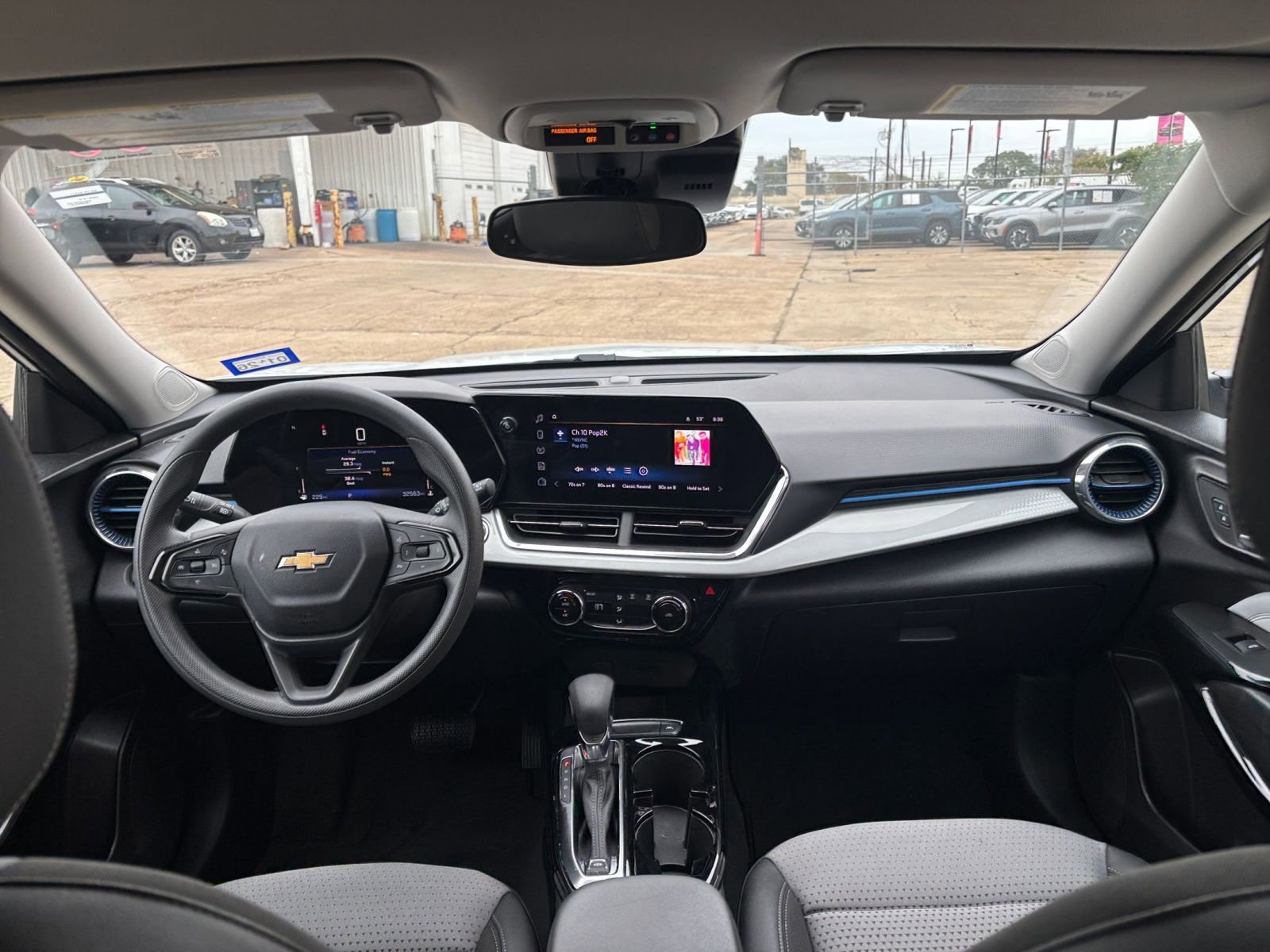 Thumbnail: 2025 Chevrolet Trax - 31