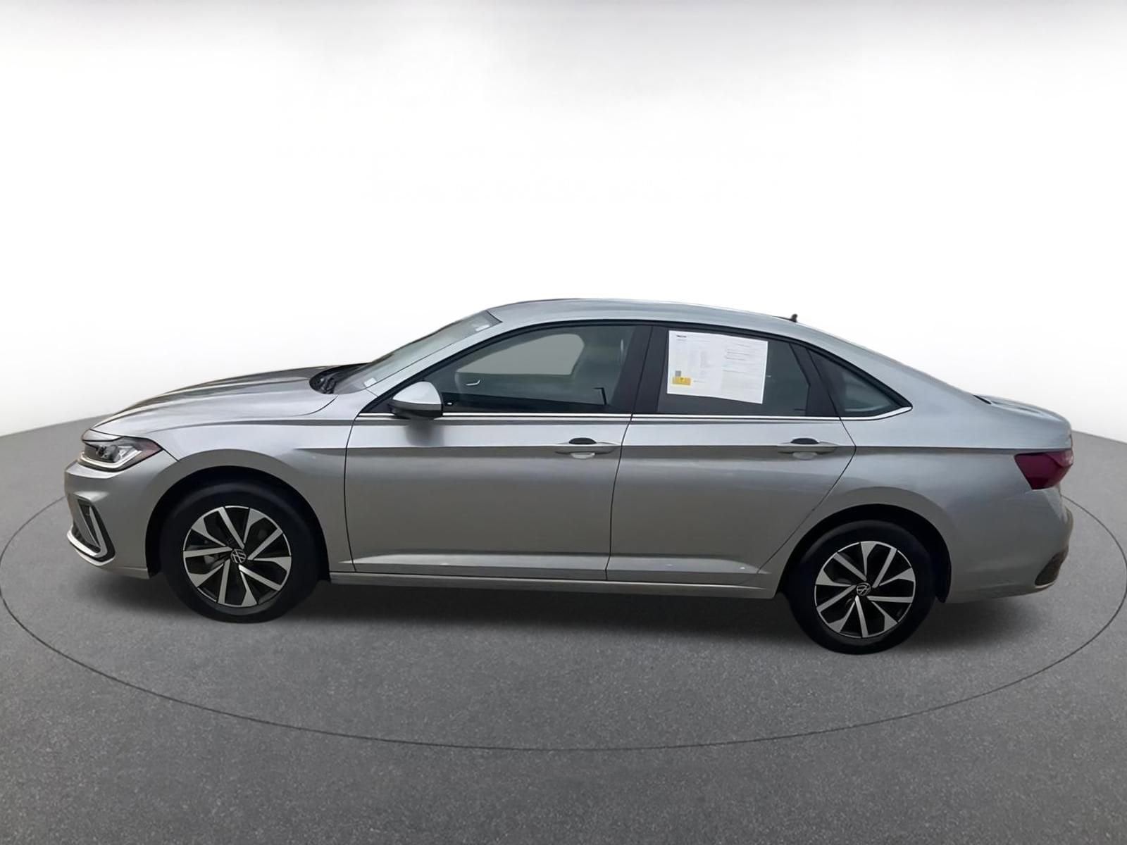 Thumbnail: 2025 Volkswagen Jetta - 9