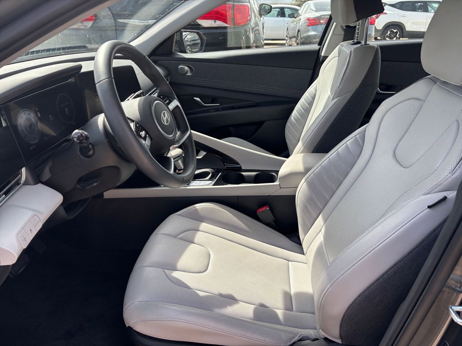 Thumbnail: 2025 Hyundai Elantra - 27