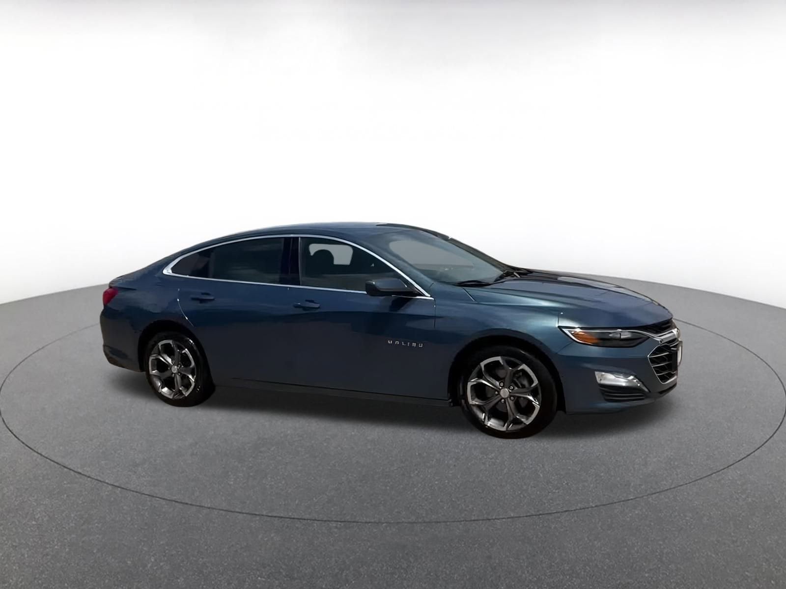 Thumbnail: 2024 Chevrolet Malibu - 2