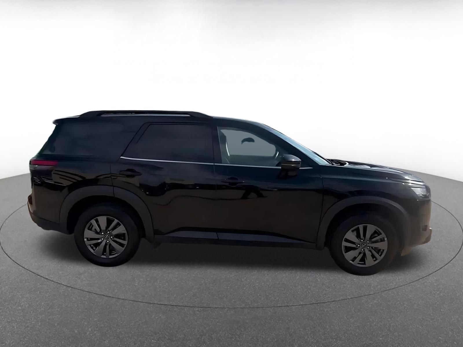 Thumbnail: 2025 Nissan Pathfinder - 16