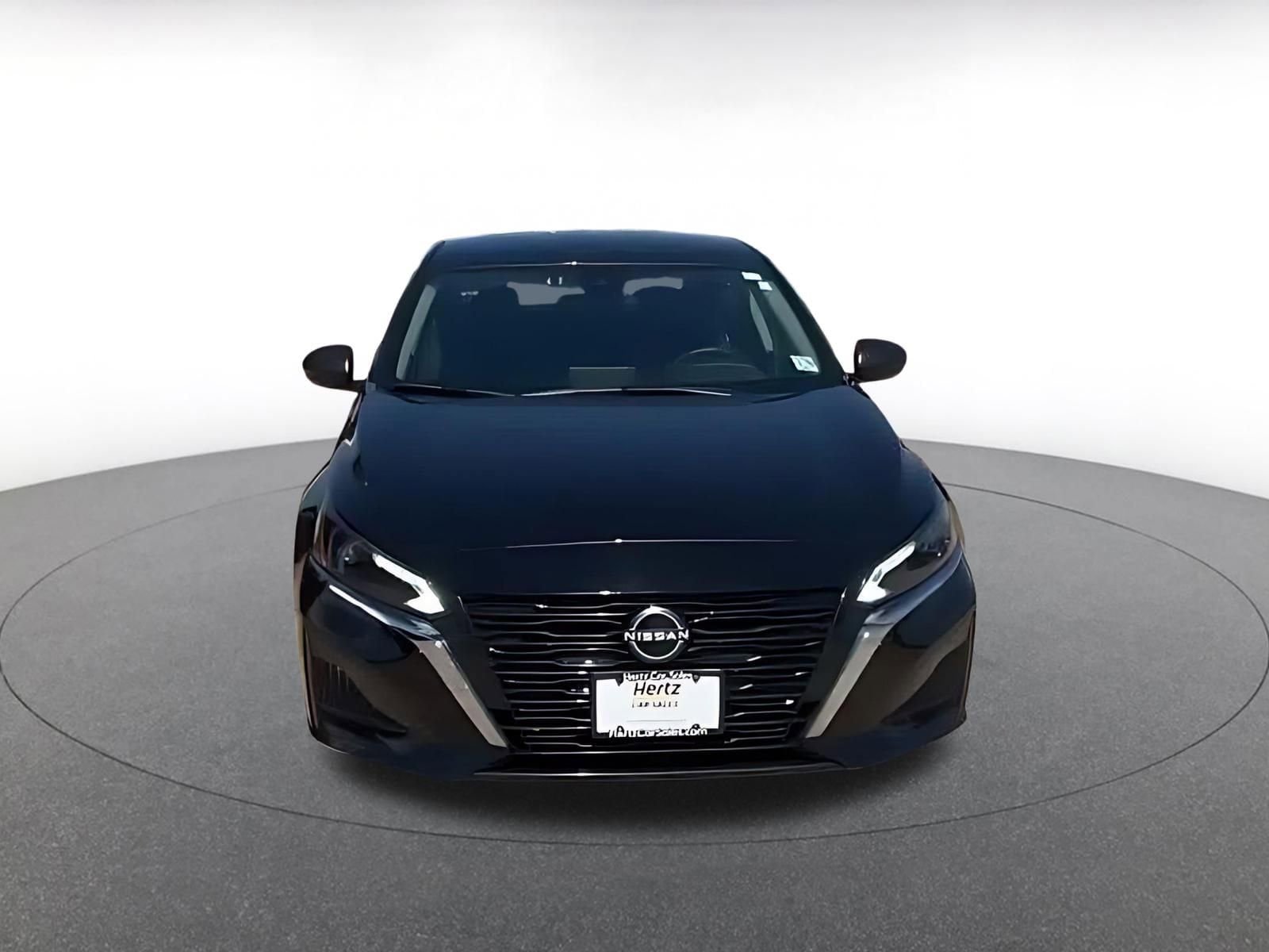 Thumbnail: 2025 Nissan Altima - 4