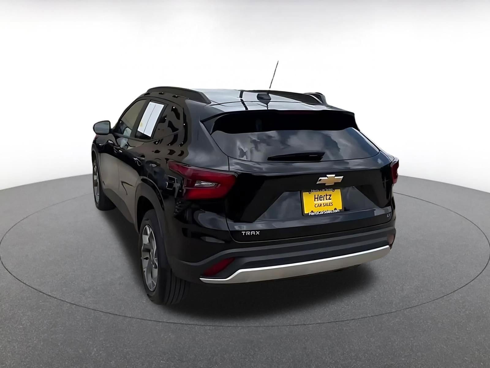 Thumbnail: 2025 Chevrolet Trax - 11