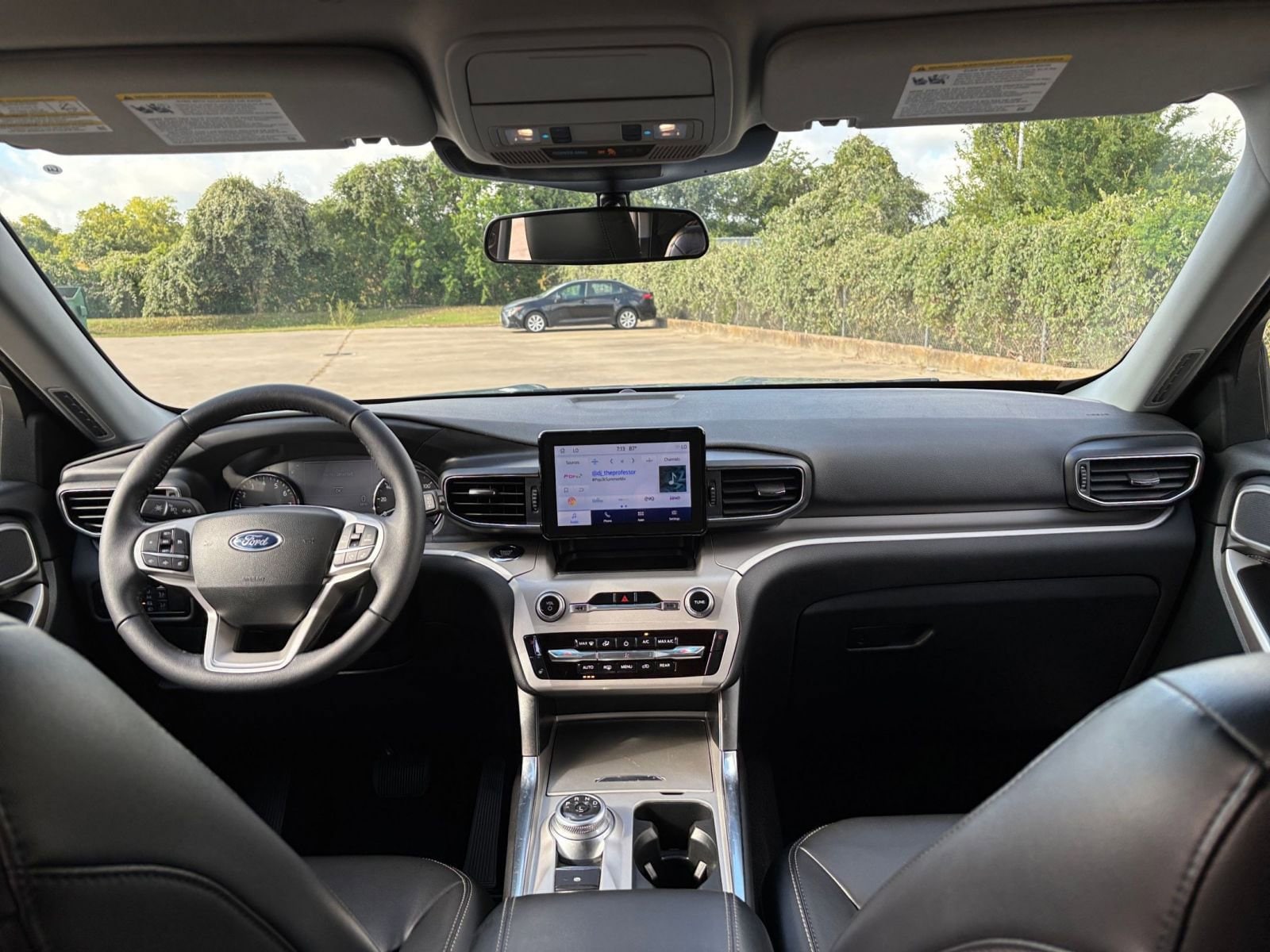 Thumbnail: 2023 Ford Explorer - 32