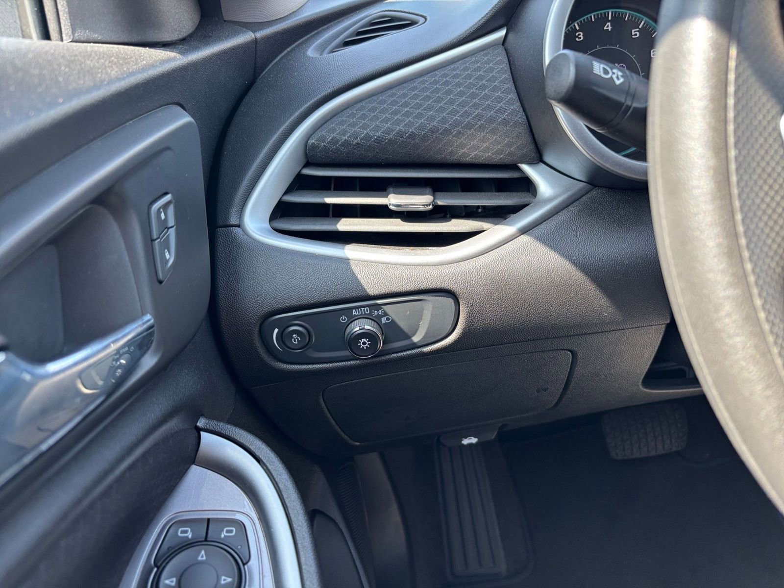 Thumbnail: 2024 Chevrolet Malibu - 29