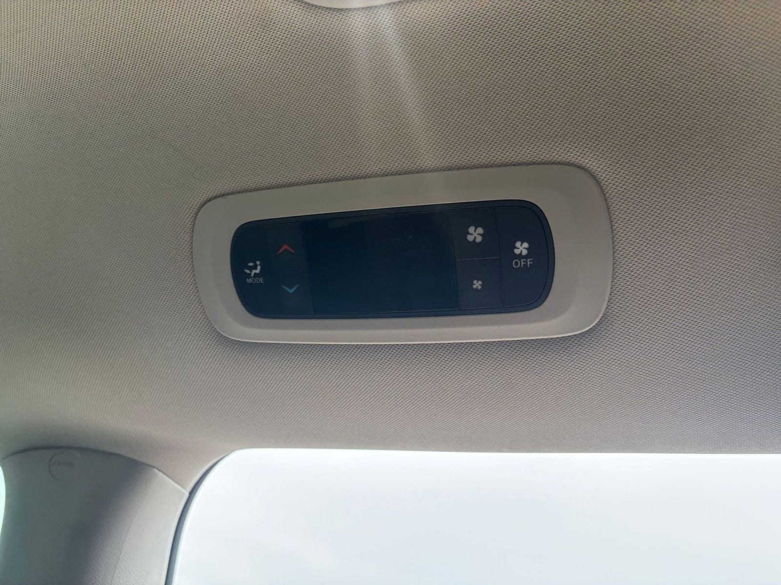 Thumbnail: 2023 Chrysler Voyager - 24