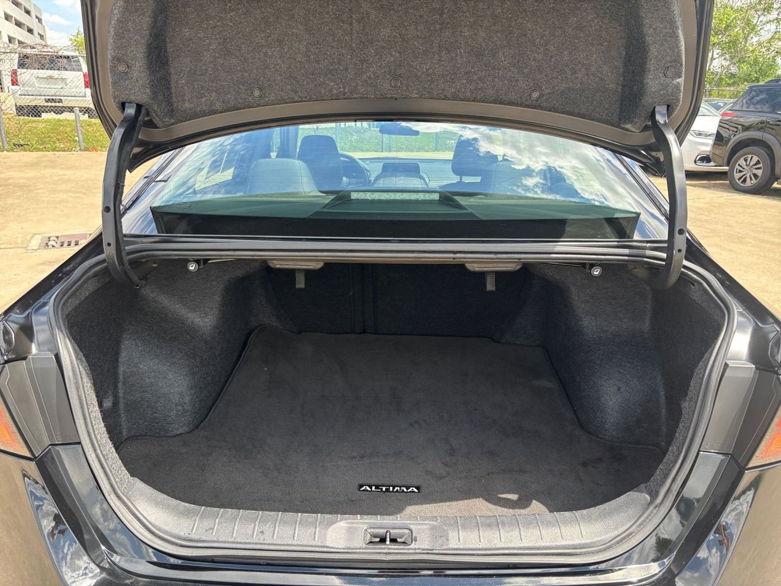 Thumbnail: 2025 Nissan Altima - 31