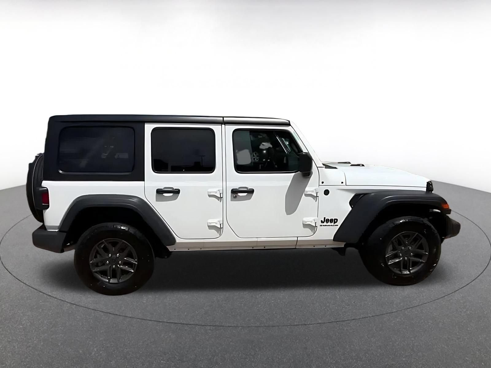 Thumbnail: 2025 Jeep Wrangler - 16
