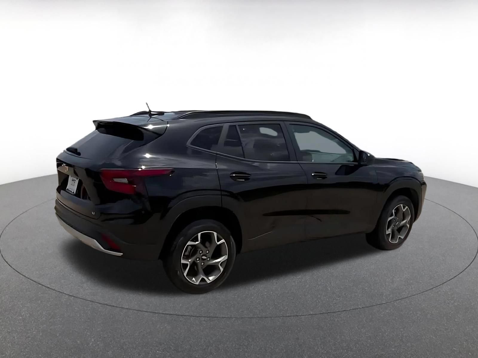Thumbnail: 2025 Chevrolet Trax - 14