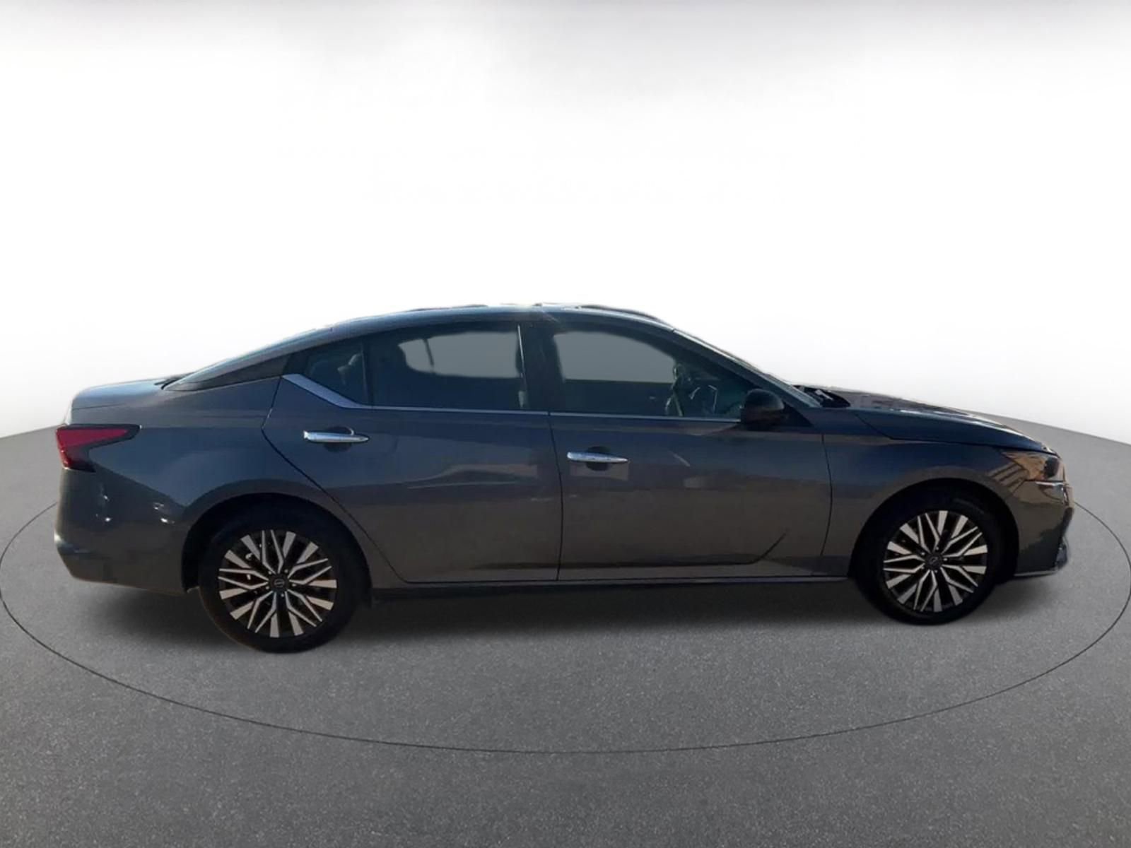 Thumbnail: 2025 Nissan Altima - 16