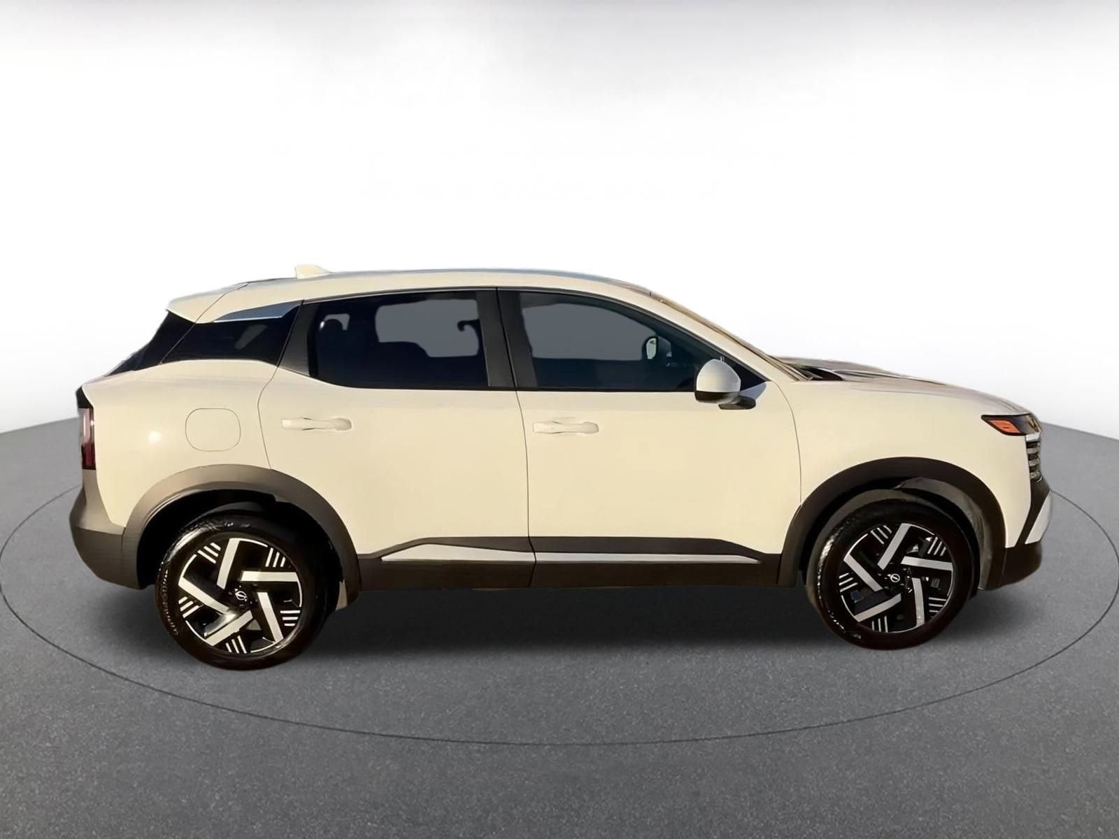 Thumbnail: 2025 Nissan Kicks - 16
