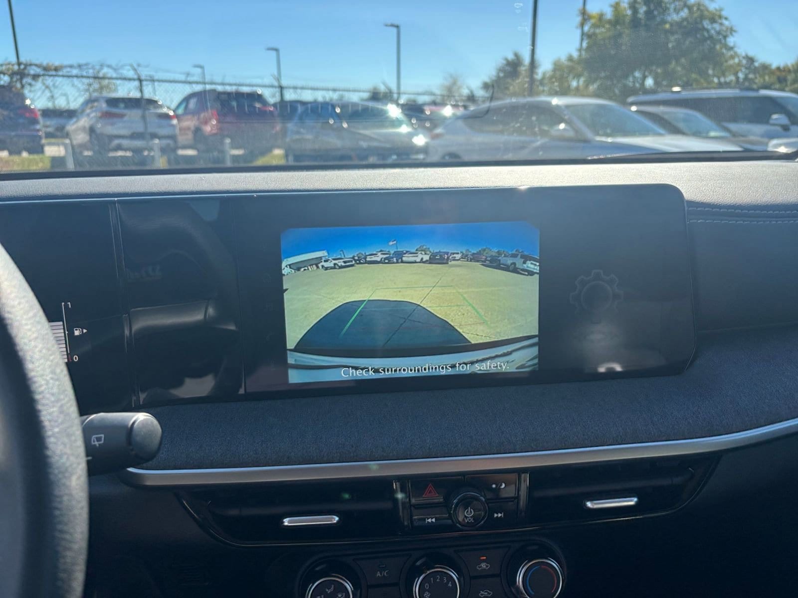 Thumbnail: 2025 Nissan Kicks - 17