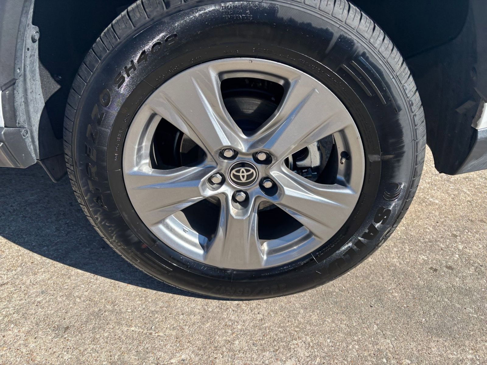 Thumbnail: 2025 Toyota RAV4 - 32