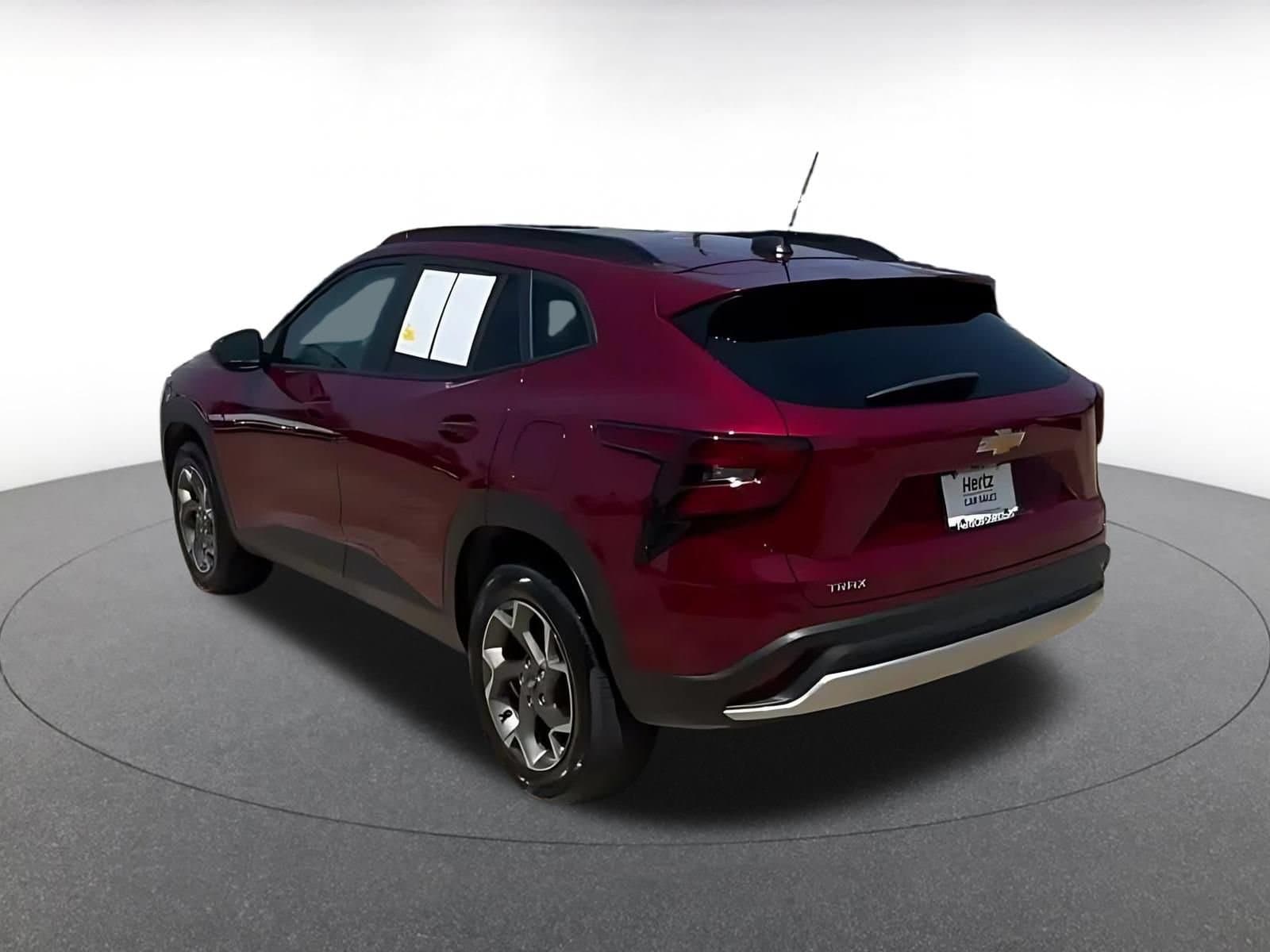 Thumbnail: 2025 Chevrolet Trax - 8