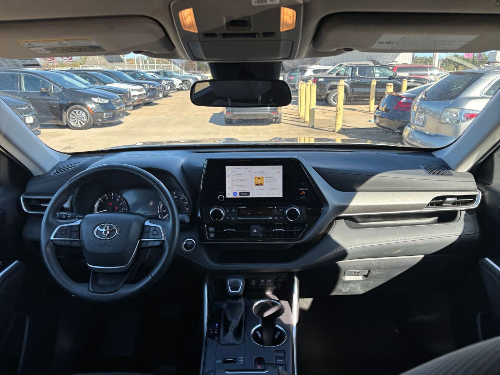 Thumbnail: 2025 Toyota Highlander - 35