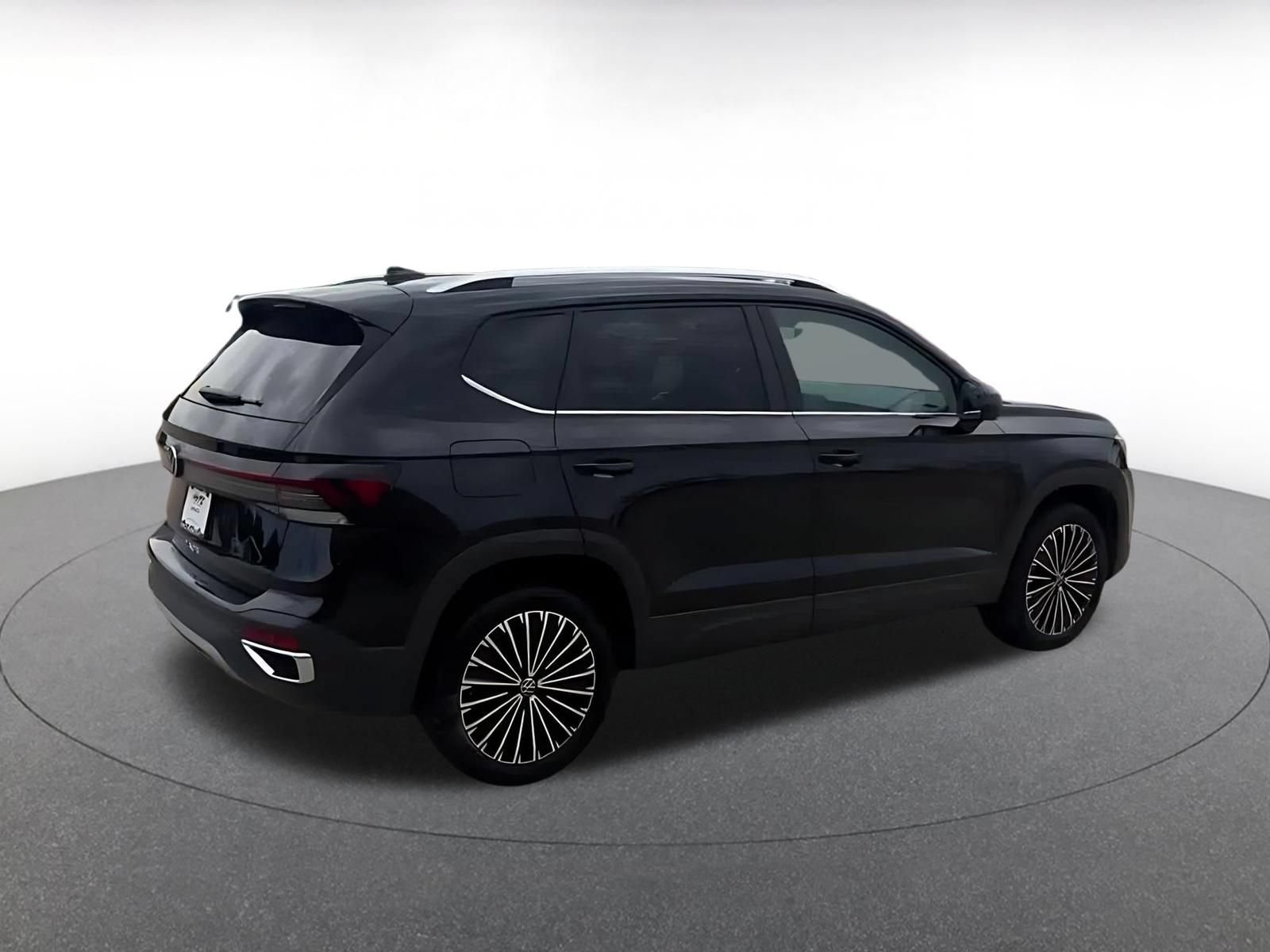 Thumbnail: 2026 Volkswagen Taos - 15