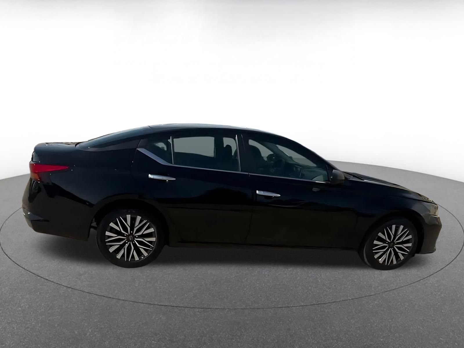 Thumbnail: 2024 Nissan Altima - 14