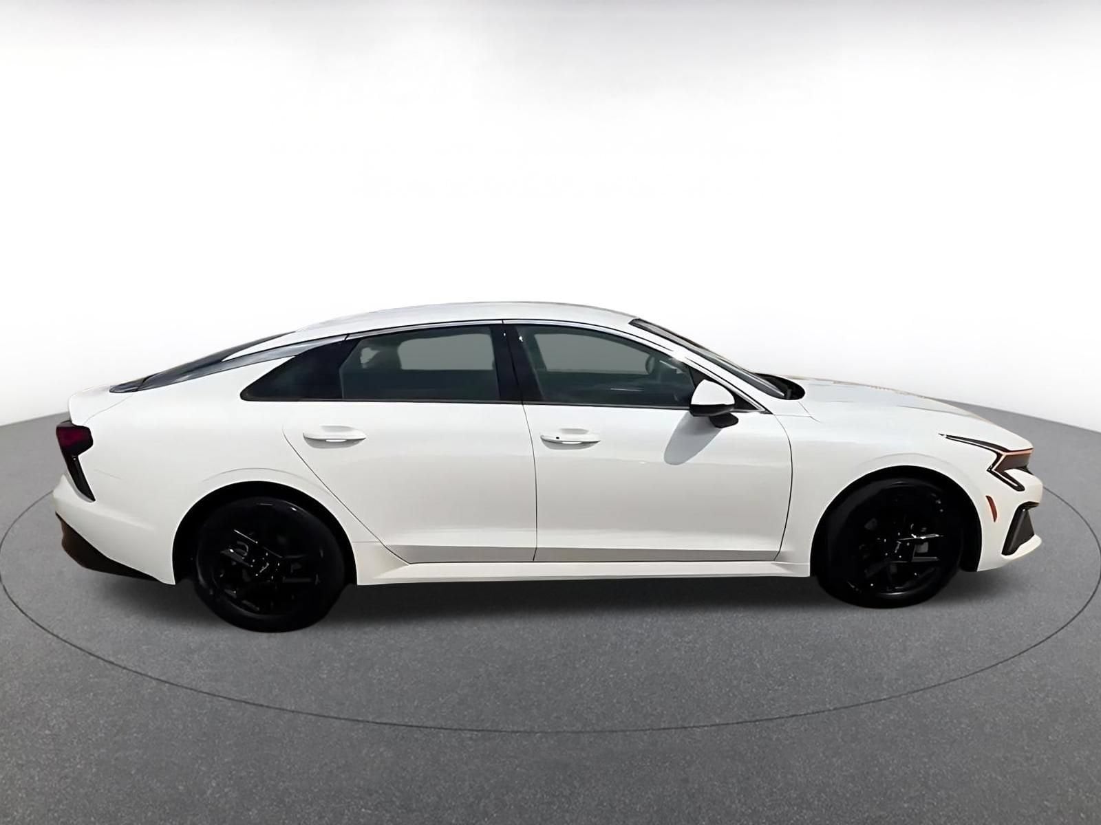 Thumbnail: 2025 Kia K5 - 16