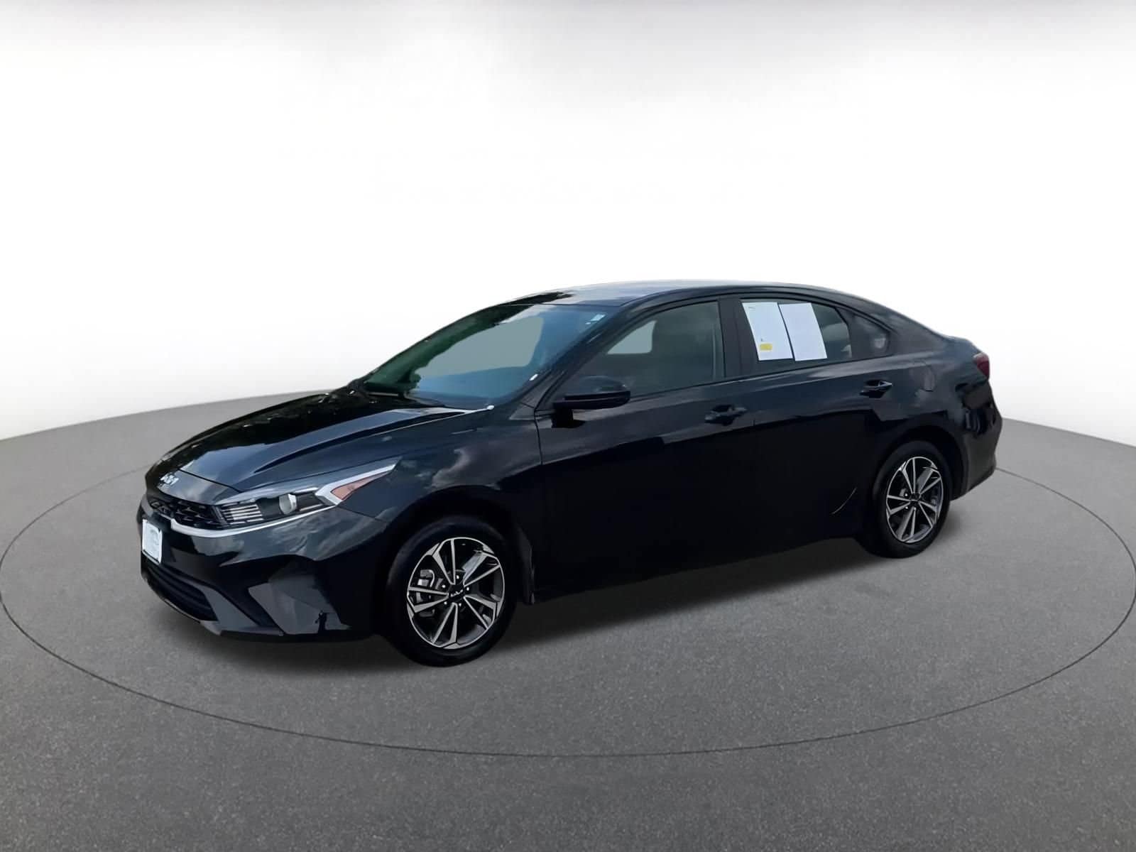 Thumbnail: 2024 Kia Forte - 9