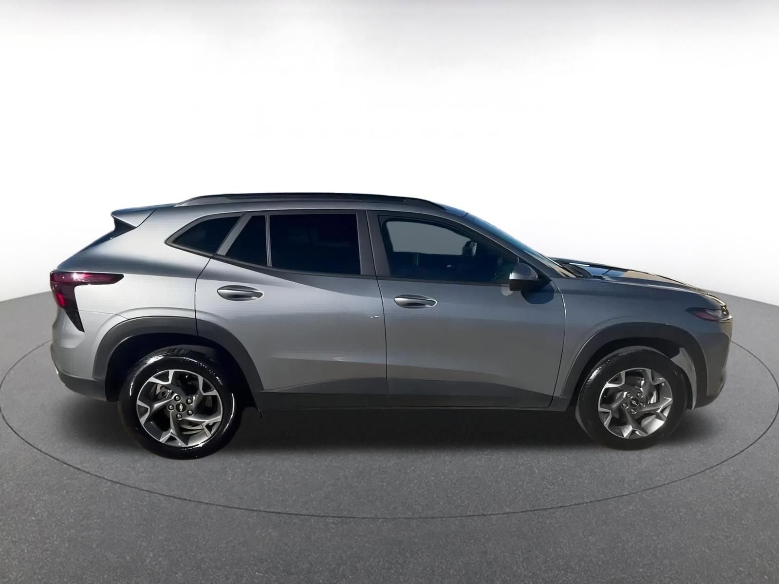 Thumbnail: 2025 Chevrolet Trax - 16