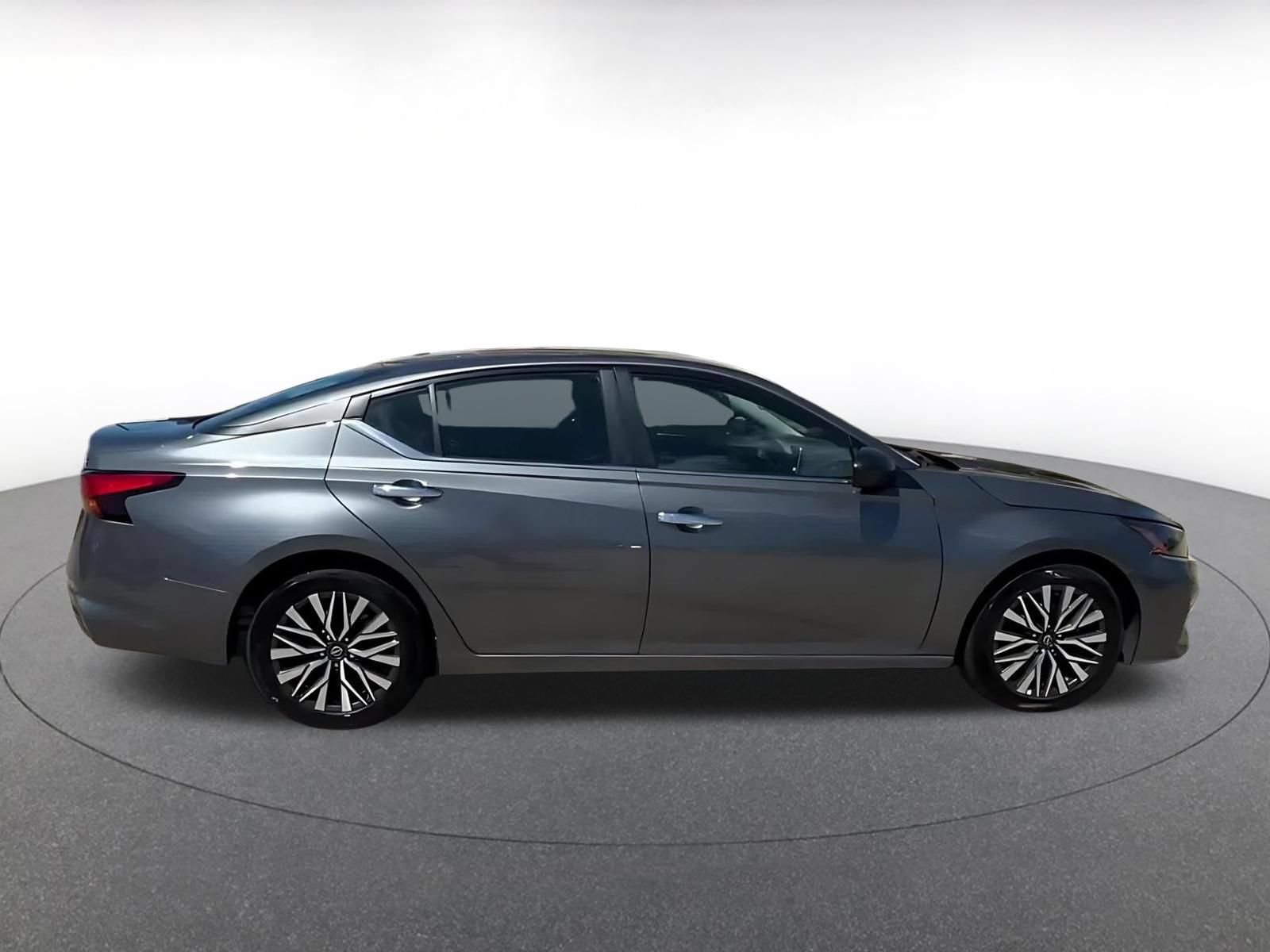 Thumbnail: 2025 Nissan Altima - 16