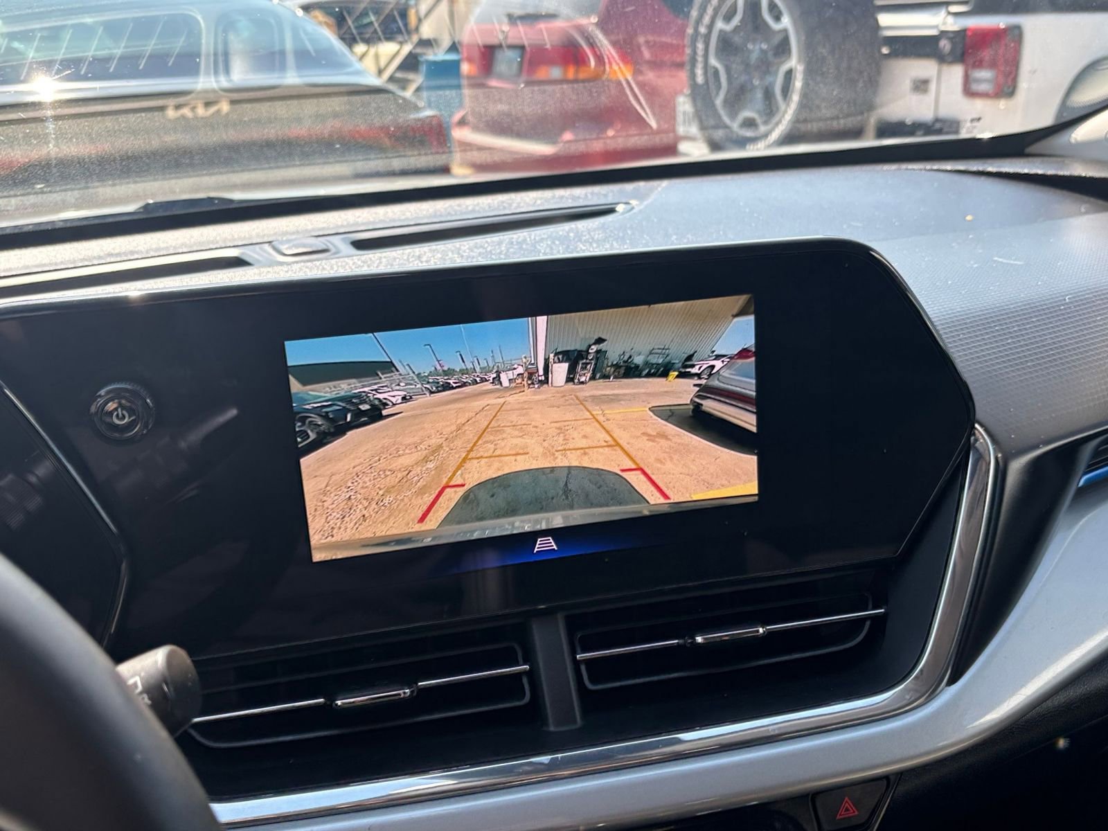 Thumbnail: 2025 Chevrolet Trax - 22