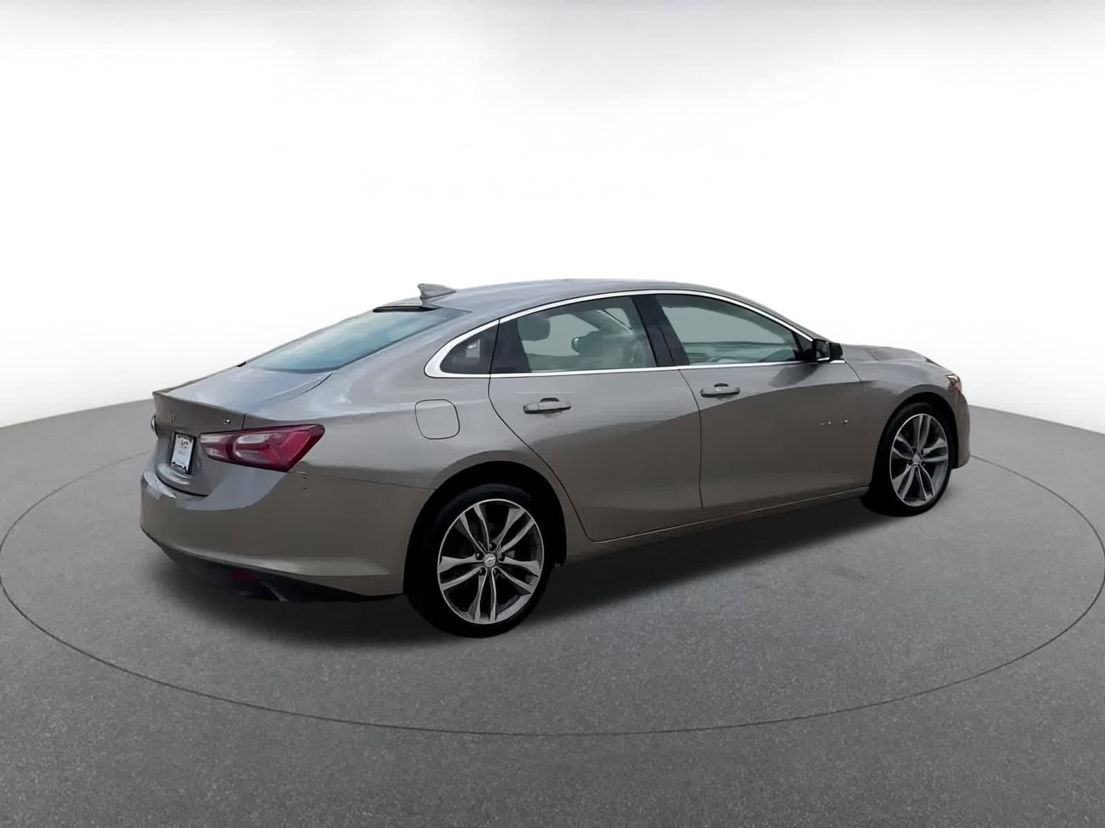 Thumbnail: 2024 Chevrolet Malibu - 12