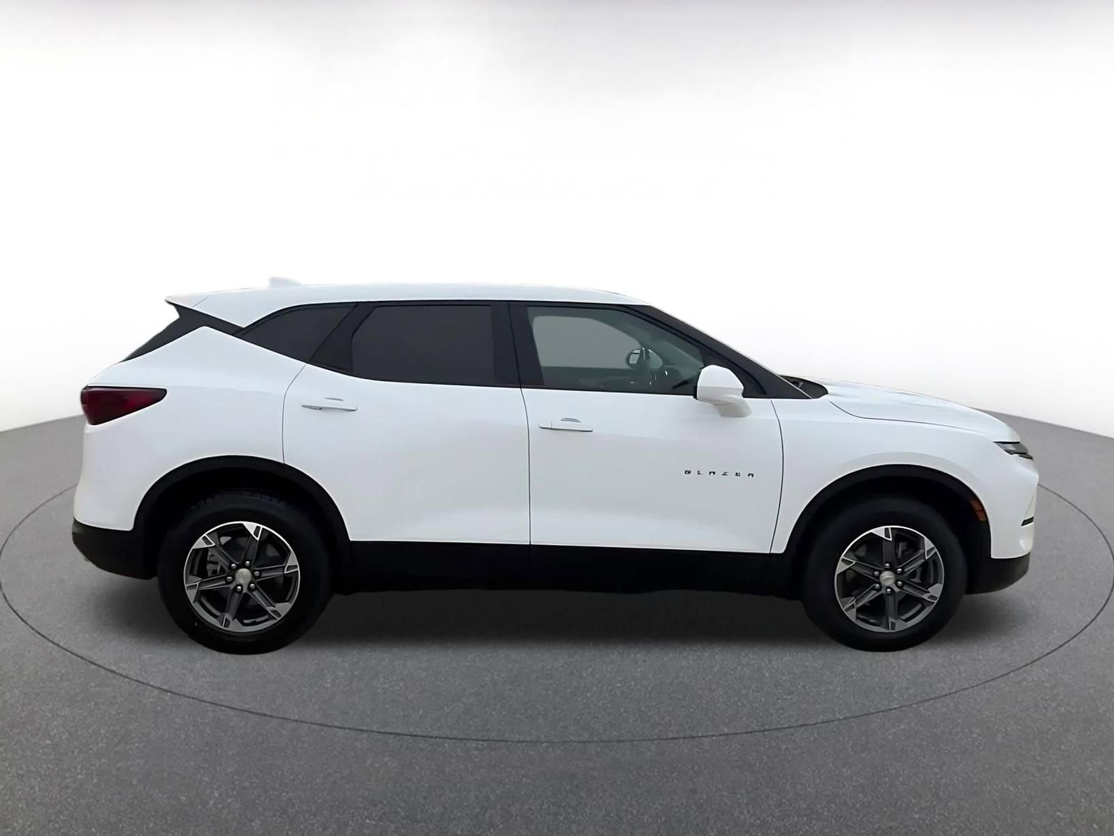 Thumbnail: 2025 Chevrolet Blazer - 16