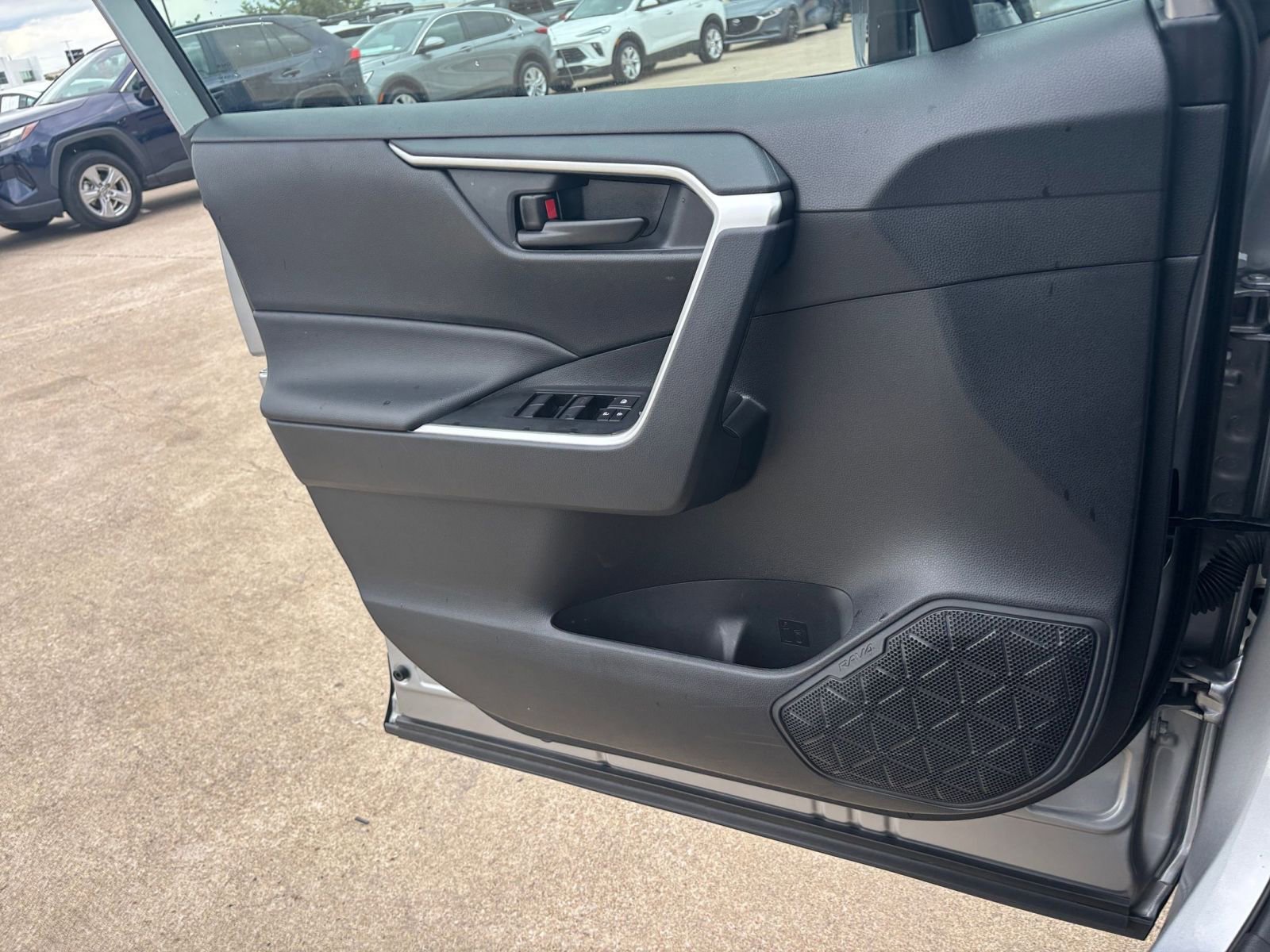 Thumbnail: 2025 Toyota RAV4 - 20