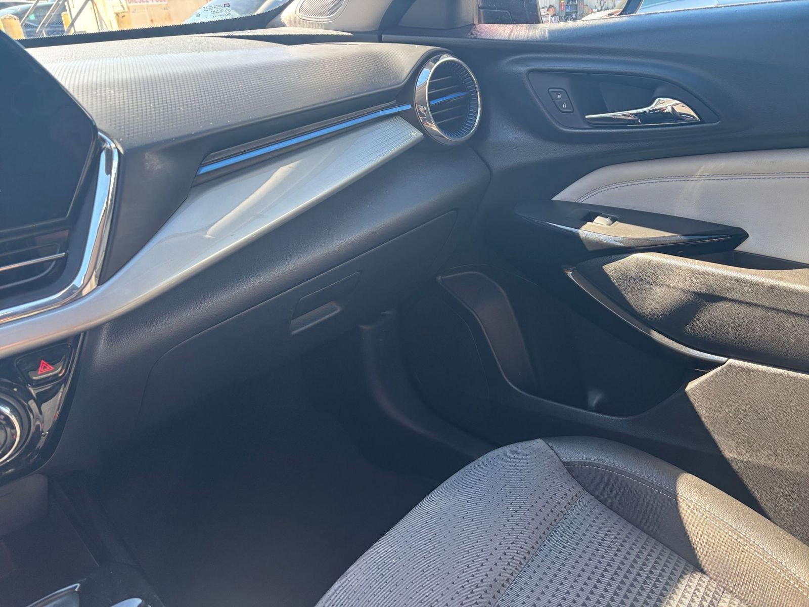 Thumbnail: 2025 Chevrolet Trax - 33