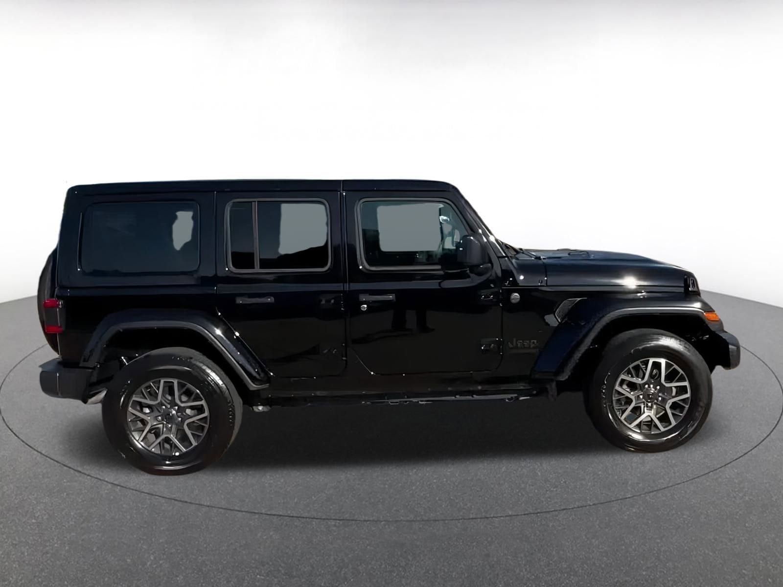 Thumbnail: 2025 Jeep Wrangler - 14