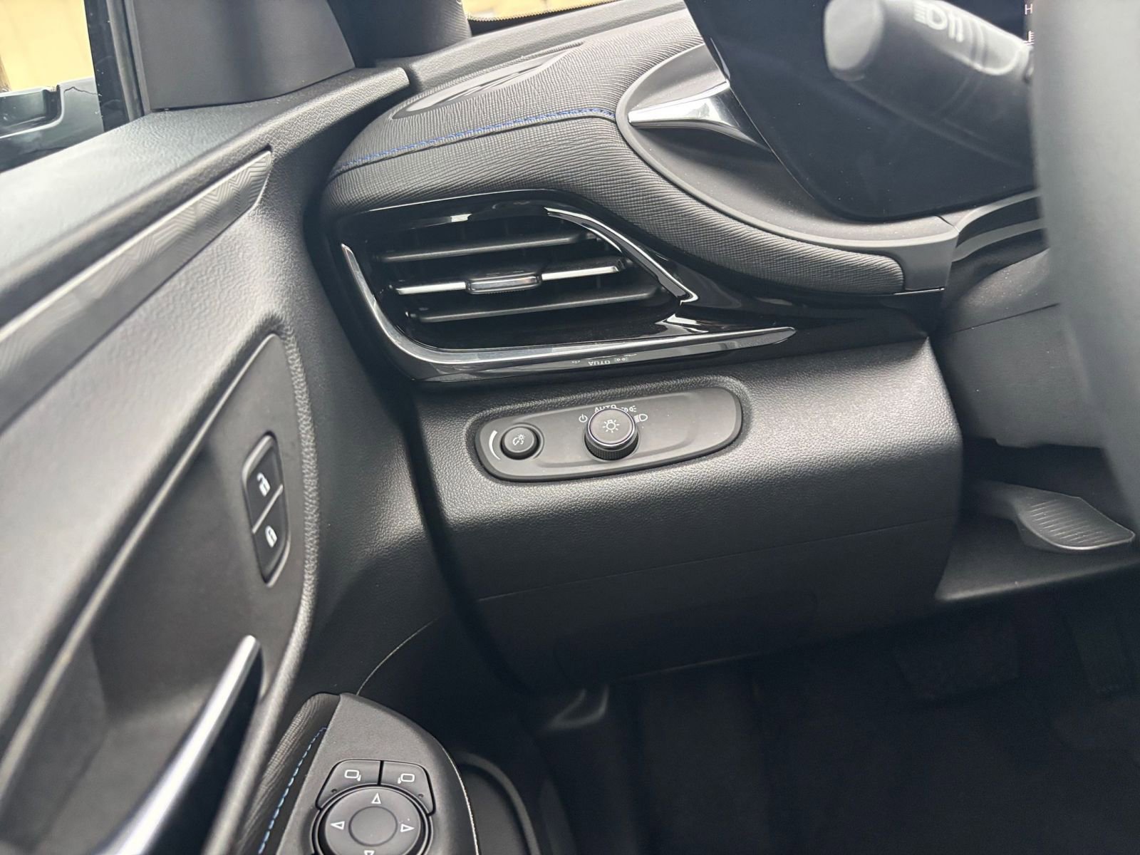 Thumbnail: 2025 Buick Envista - 32