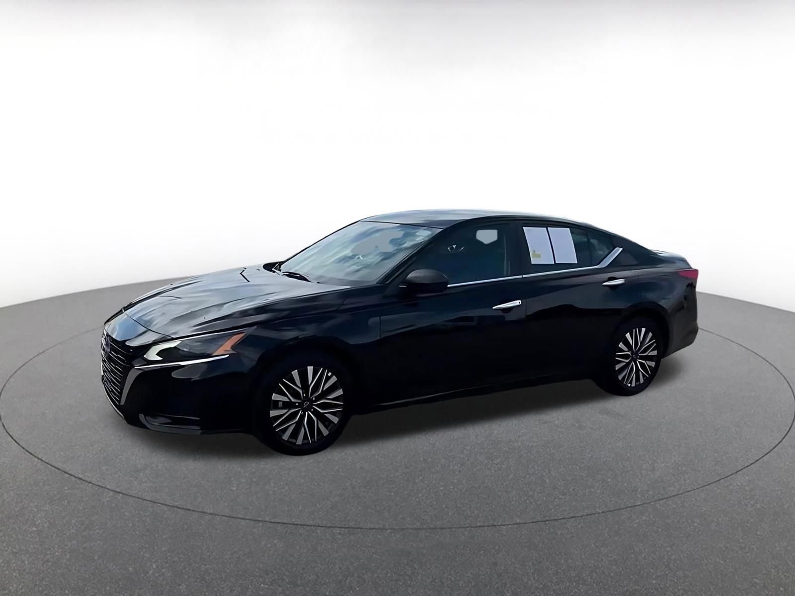 Thumbnail: 2025 Nissan Altima - 8