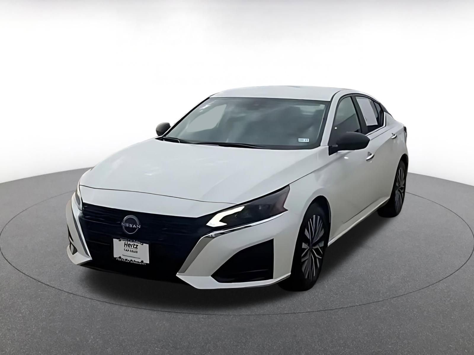 Thumbnail: 2025 Nissan Altima - 8