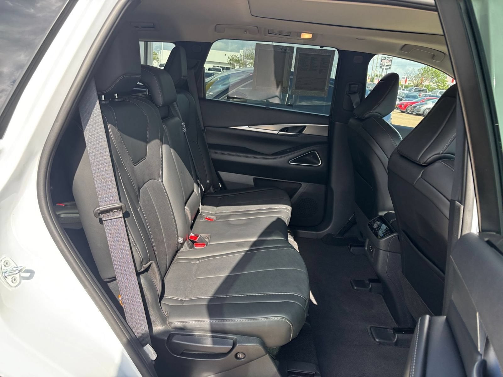 Thumbnail: 2026 INFINITI QX60 - 29