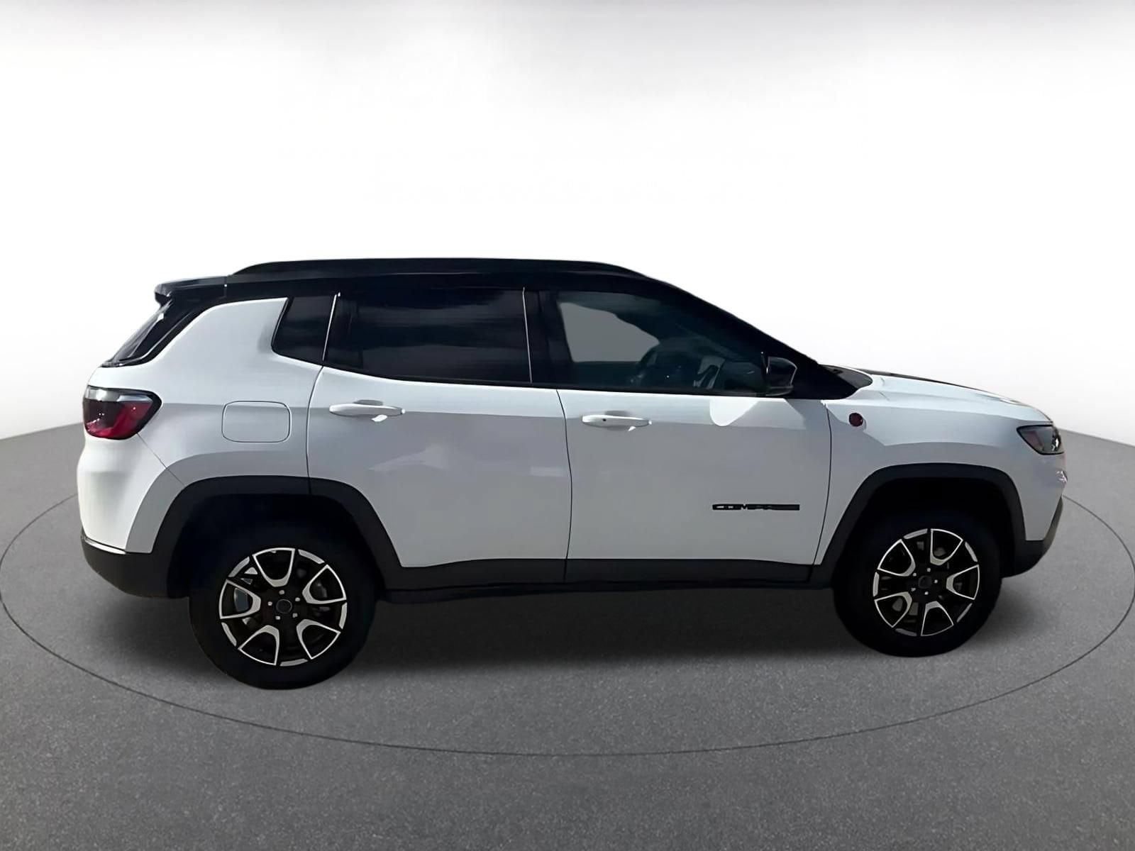 Thumbnail: 2025 Jeep Compass - 15