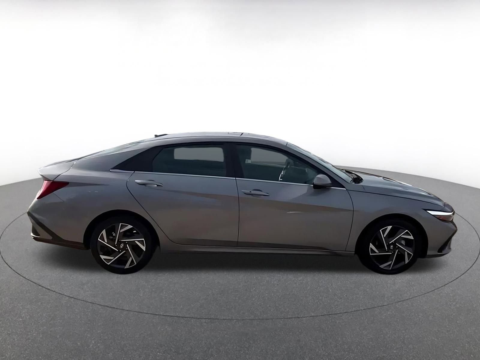 Thumbnail: 2025 Hyundai Elantra - 16