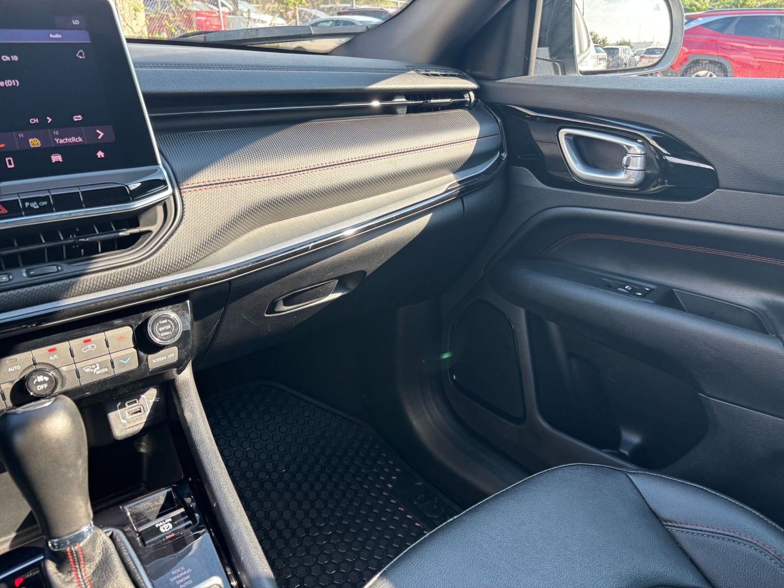 Thumbnail: 2025 Jeep Compass - 34