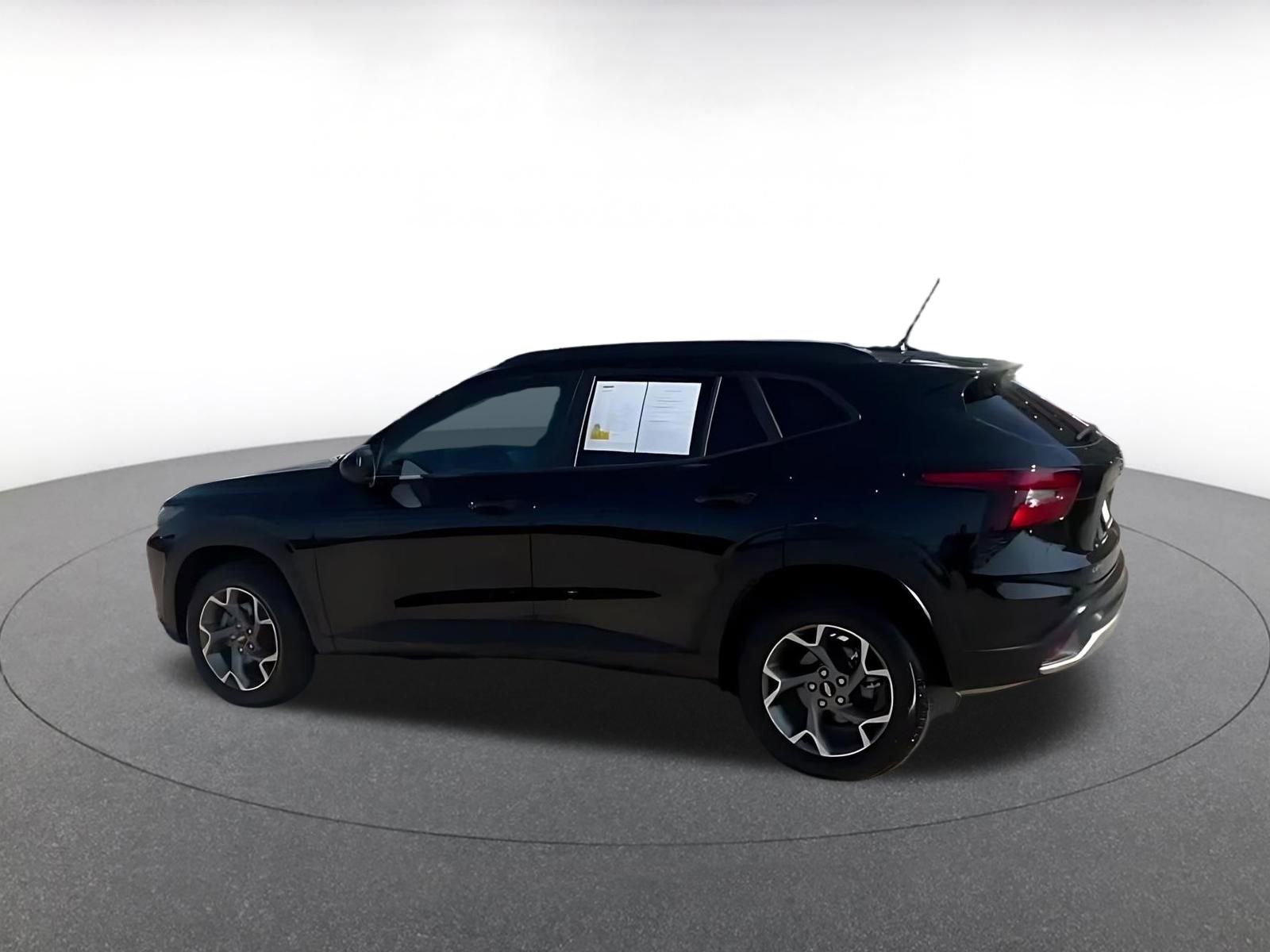 Thumbnail: 2025 Chevrolet Trax - 10